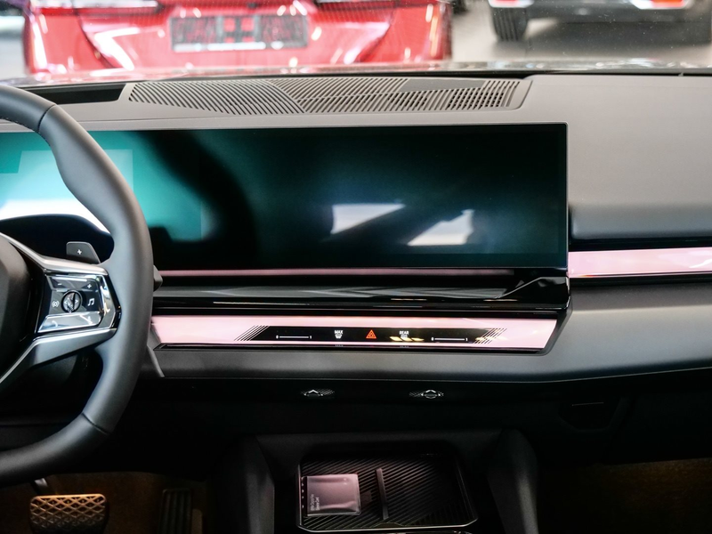 BMW 540 d xDrive HUD PANO ACC AHK 360°KAM RFK NAVI — photo 11