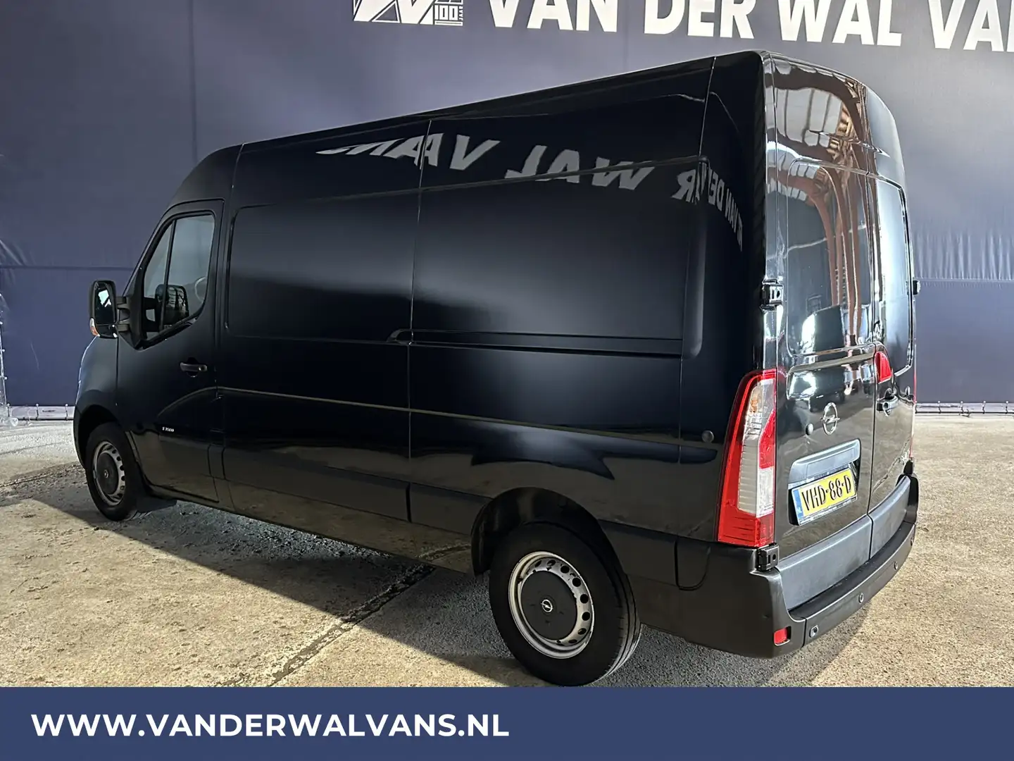 Opel Movano 2.3 CDTI 150pk L2H2 Euro6 Airco | Camera | Navigat Zwart - 2