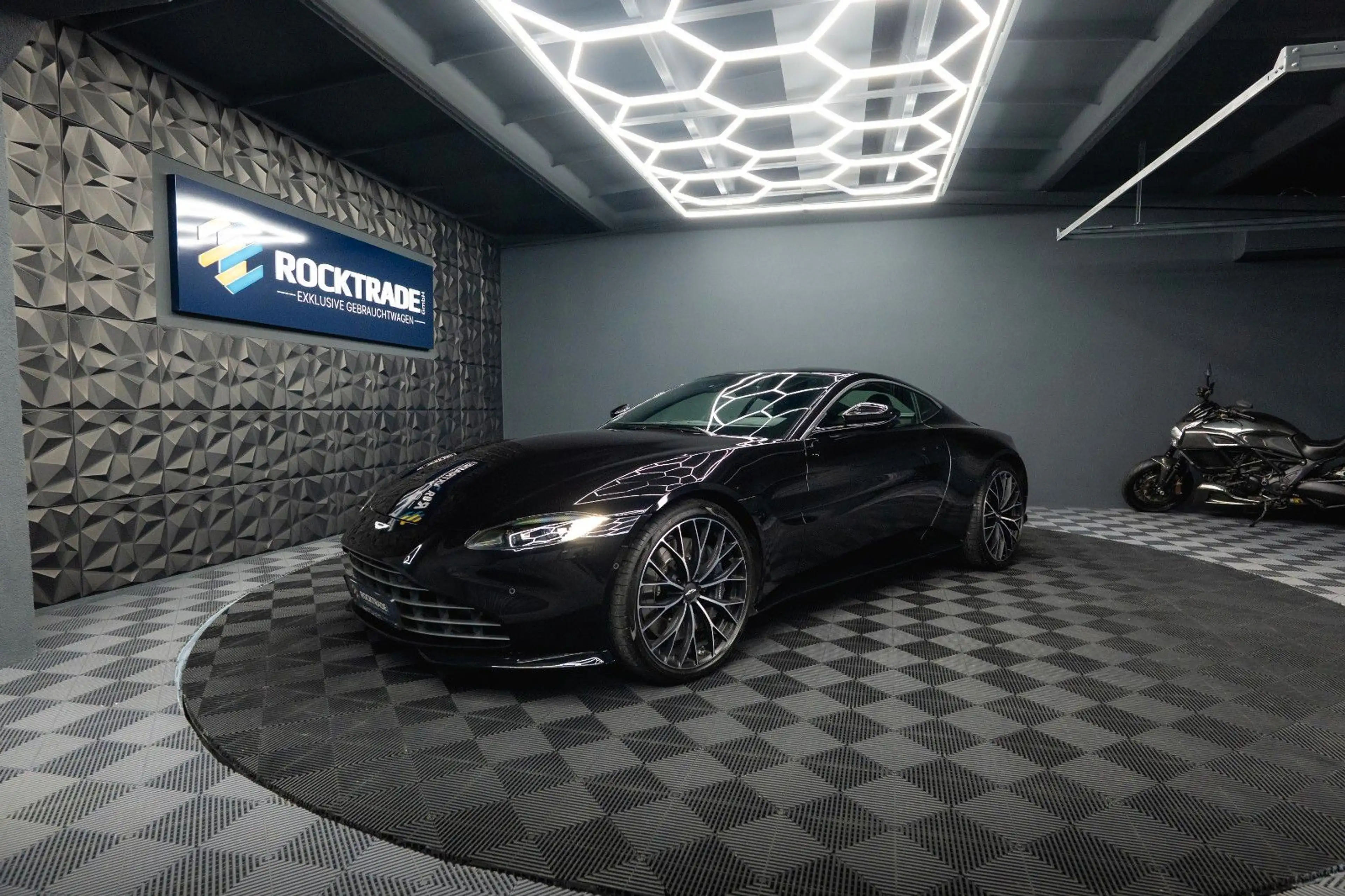 Aston Martin V8 4.0 V8 DB11 Coupe *1.Hand*360*Memory*