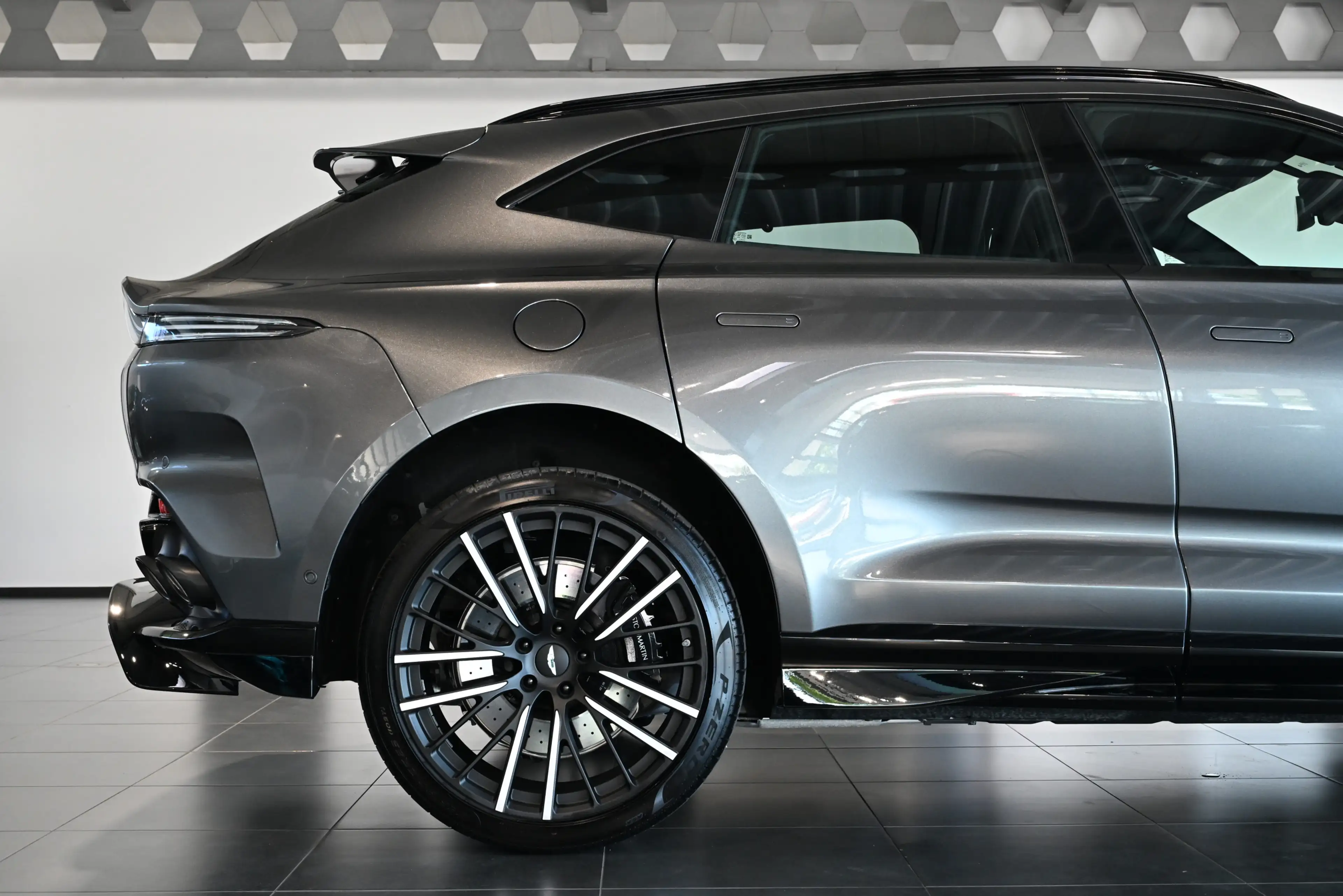 Aston Martin DBX 707 Magnetic Silver Bowers&Wilkins Garantie — photo 10