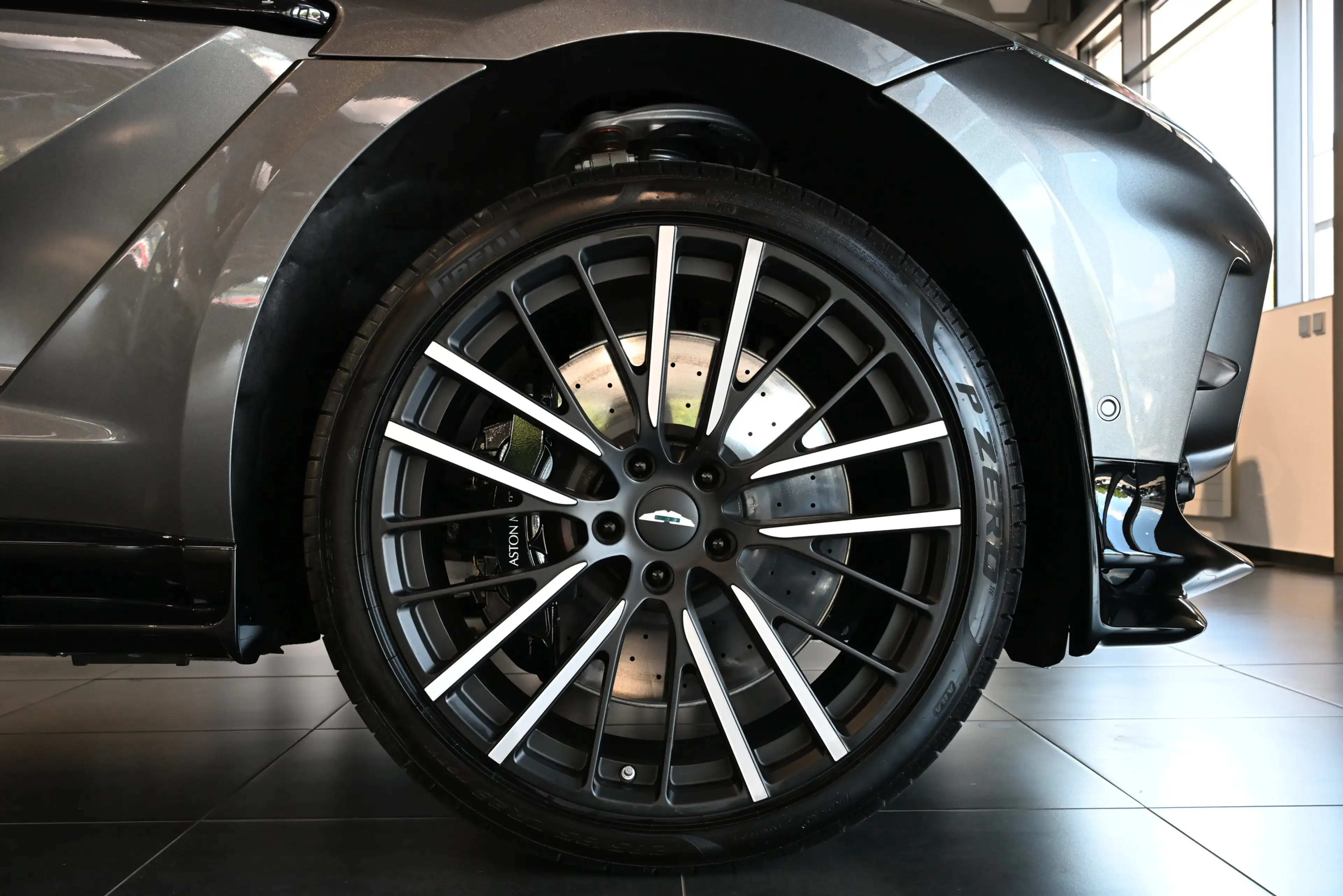 Aston Martin DBX 707 Magnetic Silver Bowers&Wilkins Garantie — photo 13