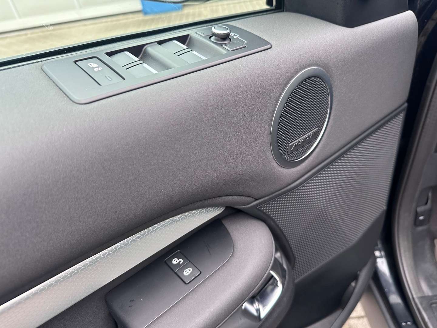 Land Rover Discovery SDV6 Landmark - 2020 - Joinsteer - #27