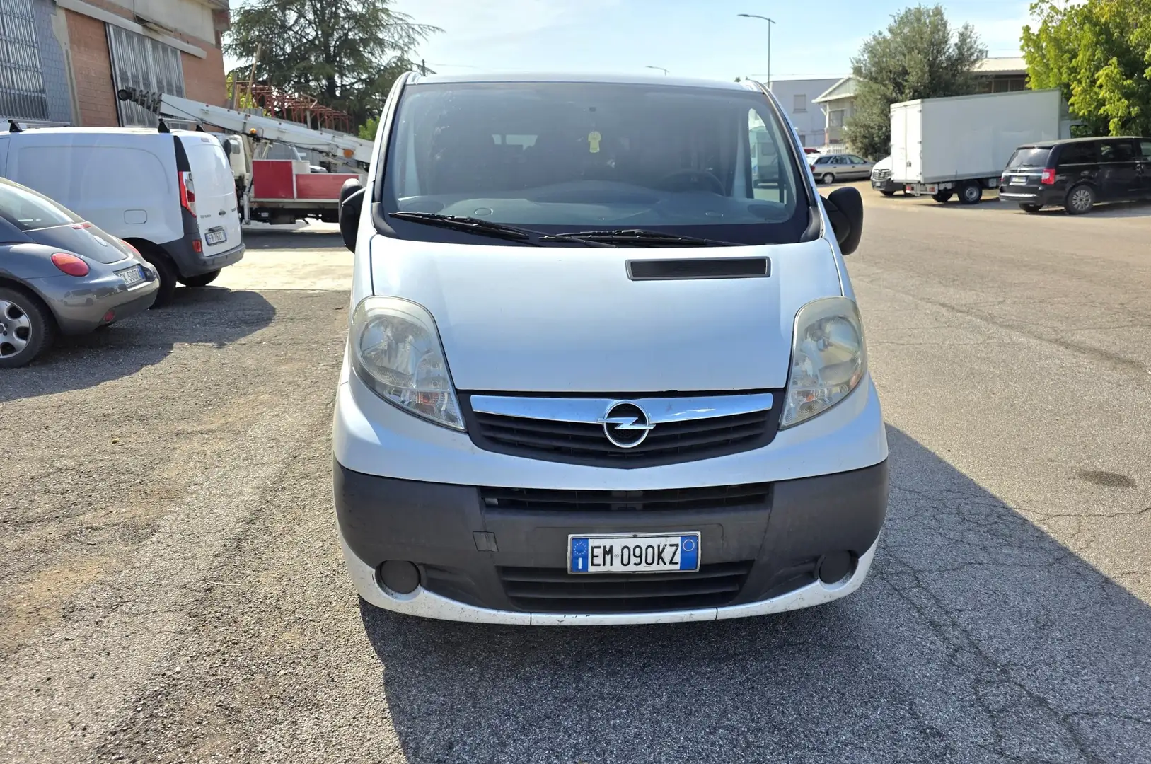 Opel Vivaro 200cc diesel 9 posti - 2
