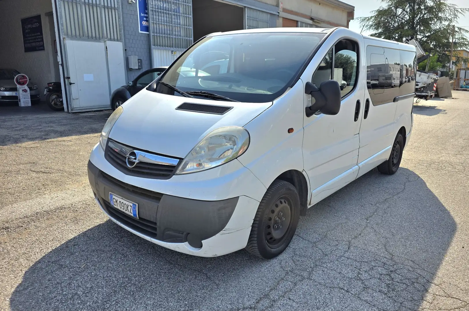 Opel Vivaro 200cc diesel 9 posti - 1