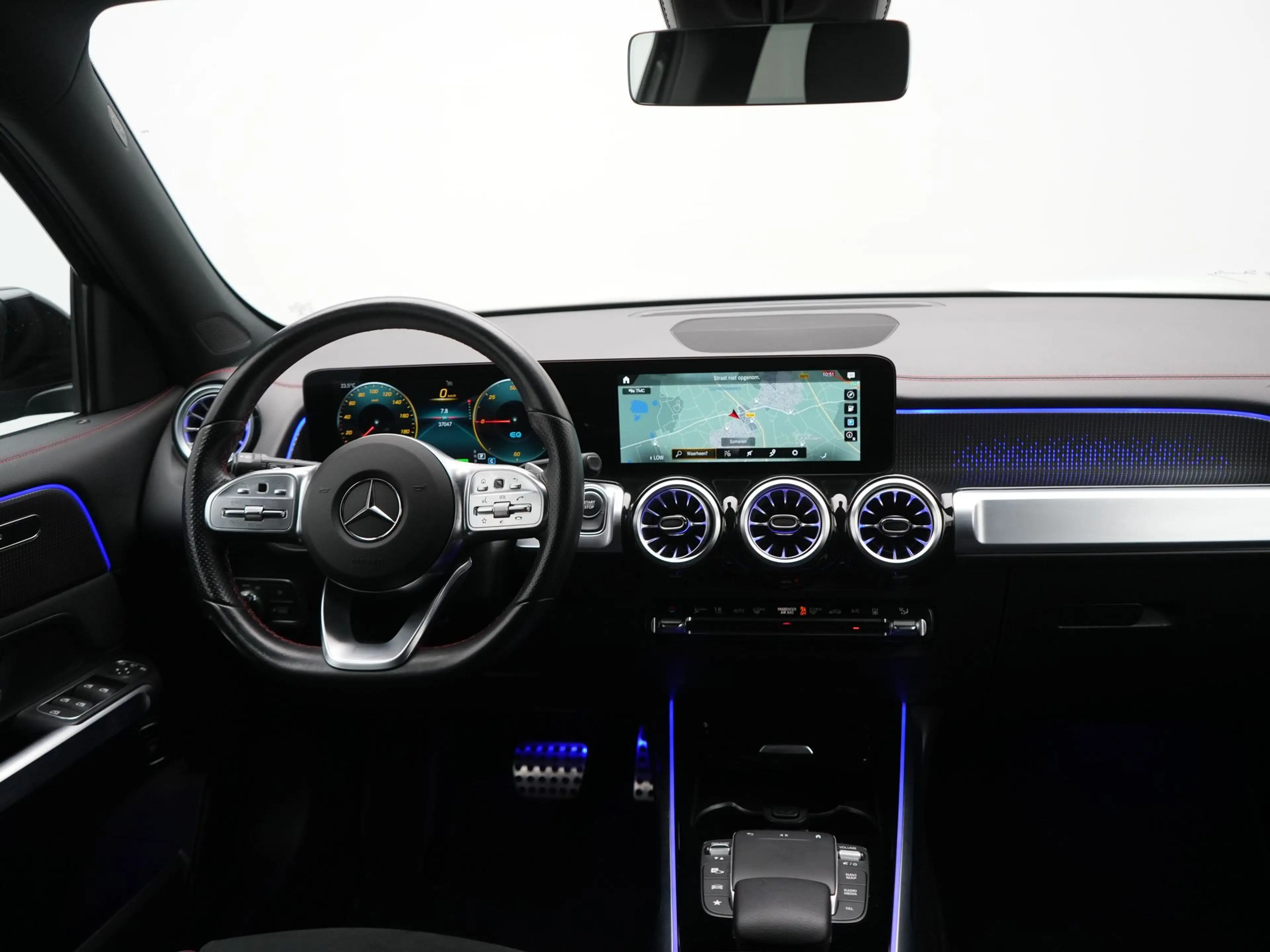 Mercedes-Benz EQB 300 4MATIC AMG Line 69,7 kWh 228pk Dealer O.H. | Trekh — photo 14