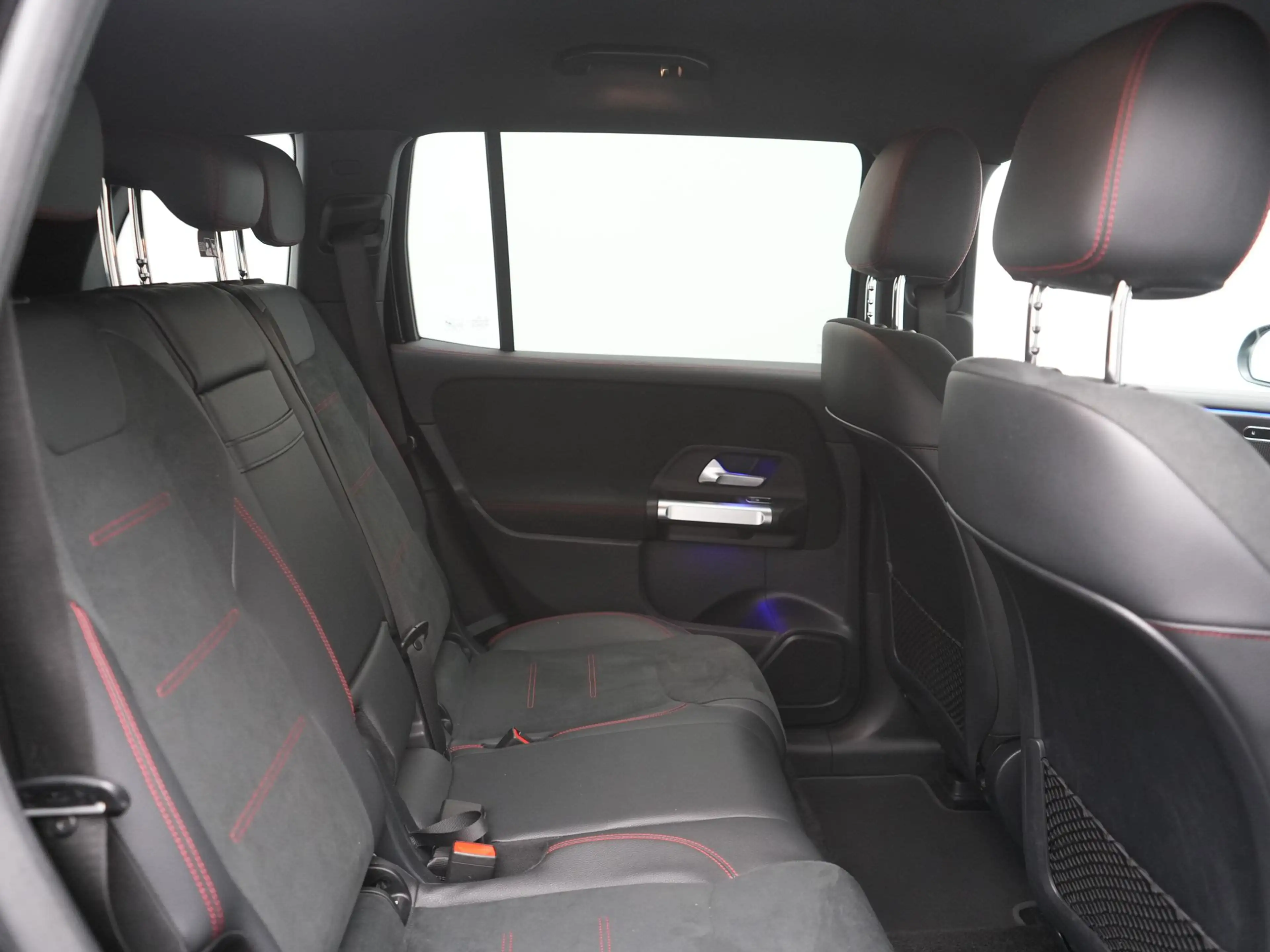 Mercedes-Benz EQB 300 4MATIC AMG Line 69,7 kWh 228pk Dealer O.H. | Trekh — photo 6