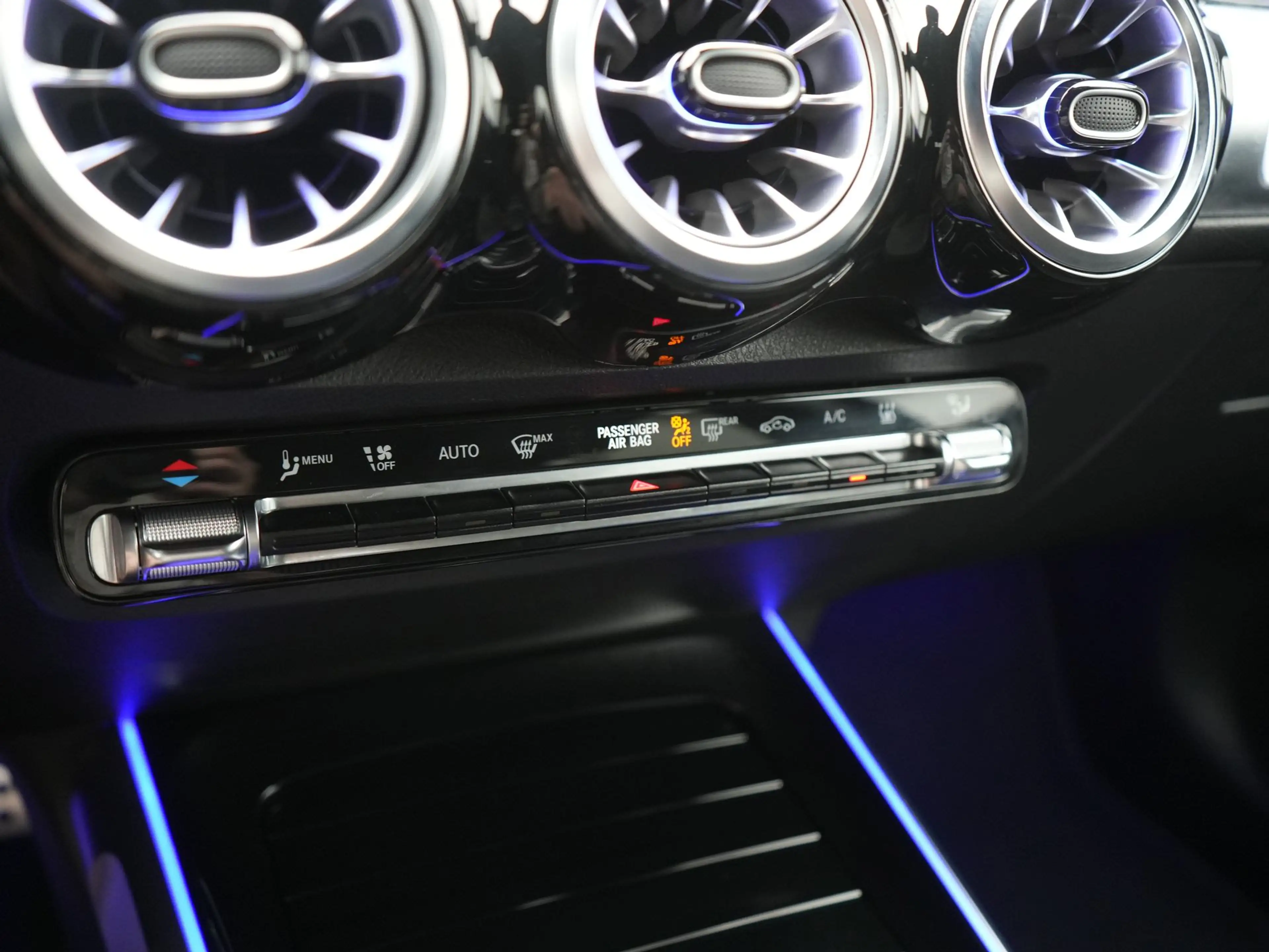 Mercedes-Benz EQB 300 4MATIC AMG Line 69,7 kWh 228pk Dealer O.H. | Trekh — photo 32