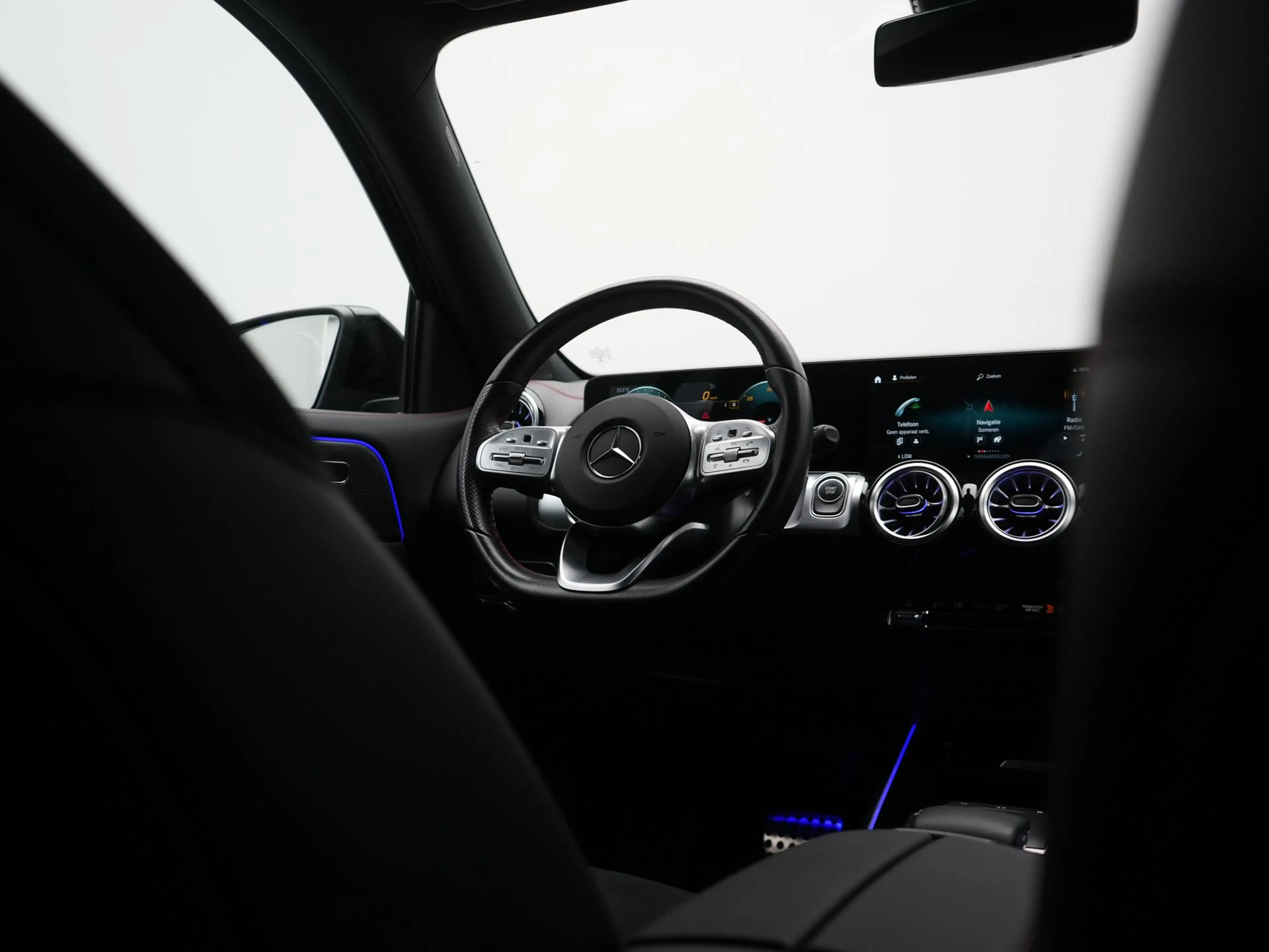 Mercedes-Benz EQB 300 4MATIC AMG Line 69,7 kWh 228pk Dealer O.H. | Trekh — photo 24