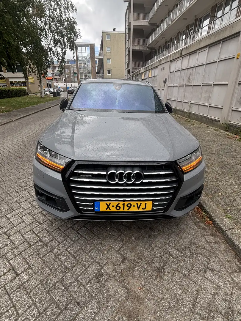 Audi Q7 3.0 TFSI q Pro L+ 7p Grijs - 2