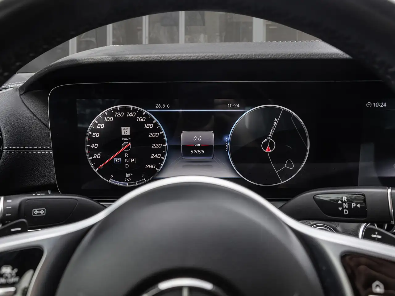 Mercedes-Benz E-Class снимка Mercedes-Benz E-Class