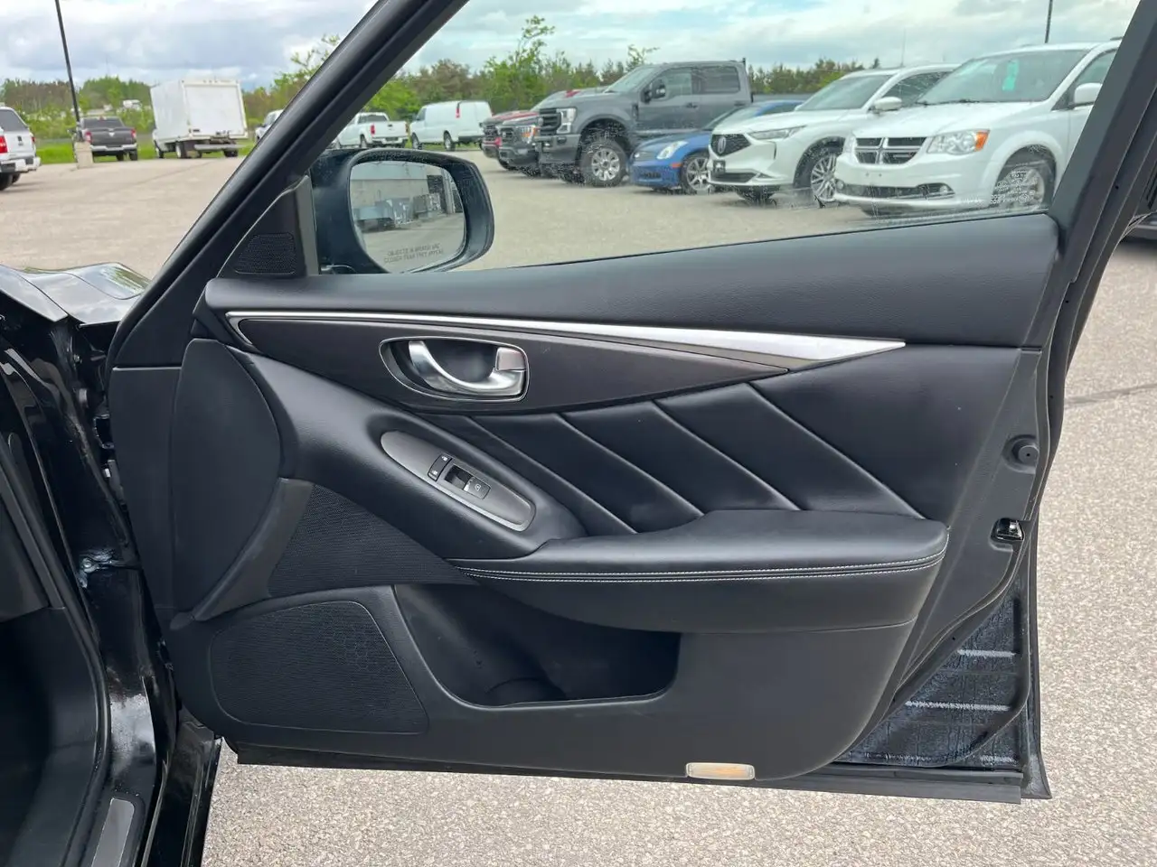 Infiniti Q50 fotografie Infiniti Q50