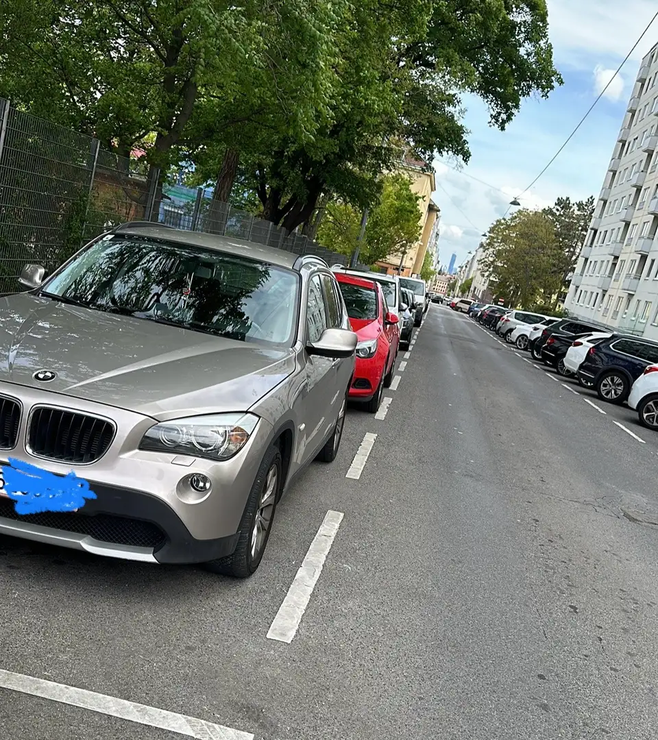 BMW X1 sDrive18d Silber - 2
