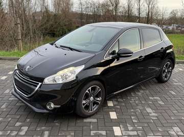 208 1.6i-GPS-TOIT PANO-CUIR + CARNET COMPLET