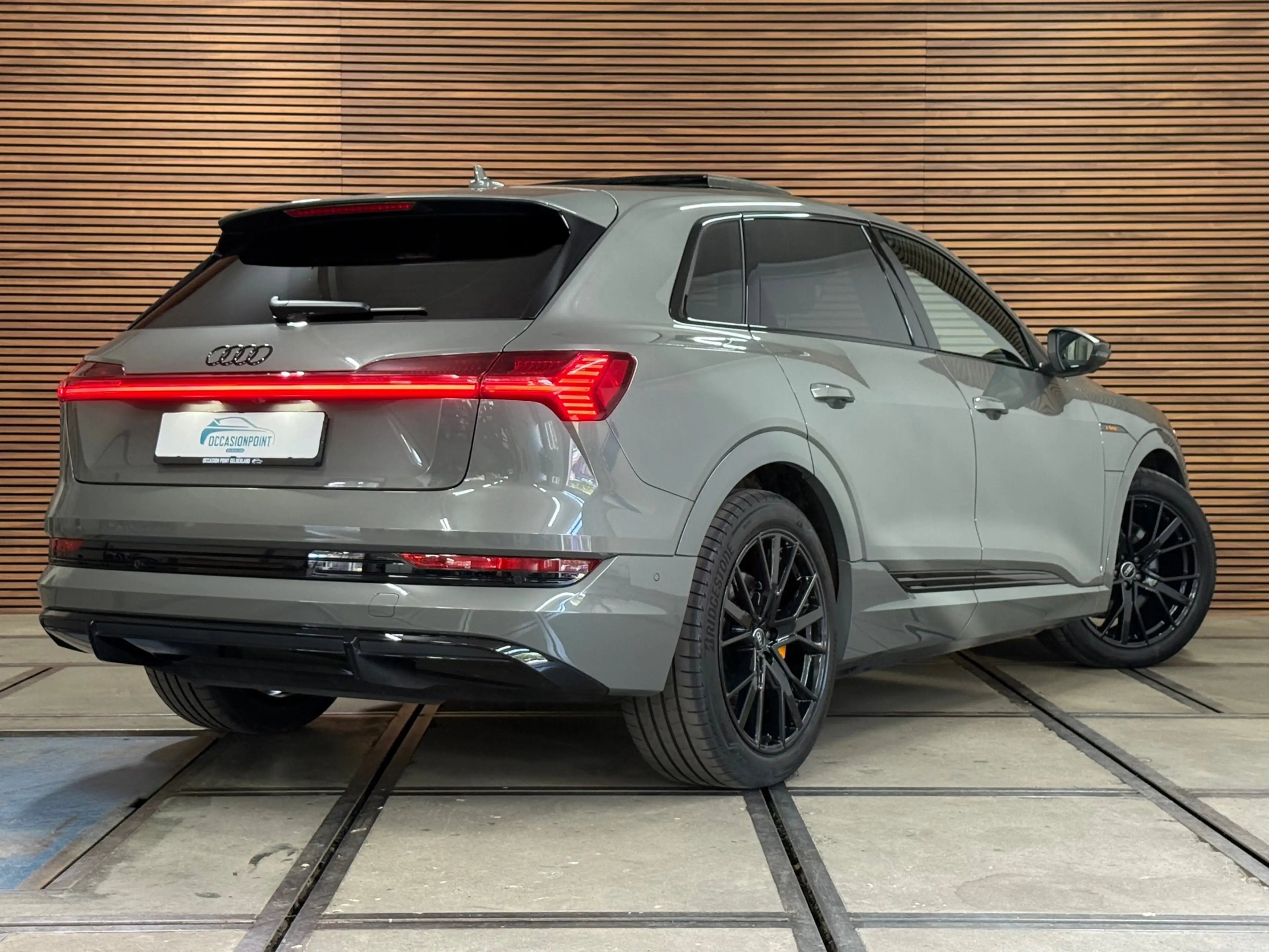 Audi e-tron 50 quattro S-line Black Edition | Pano| Matrix LED — photo 5