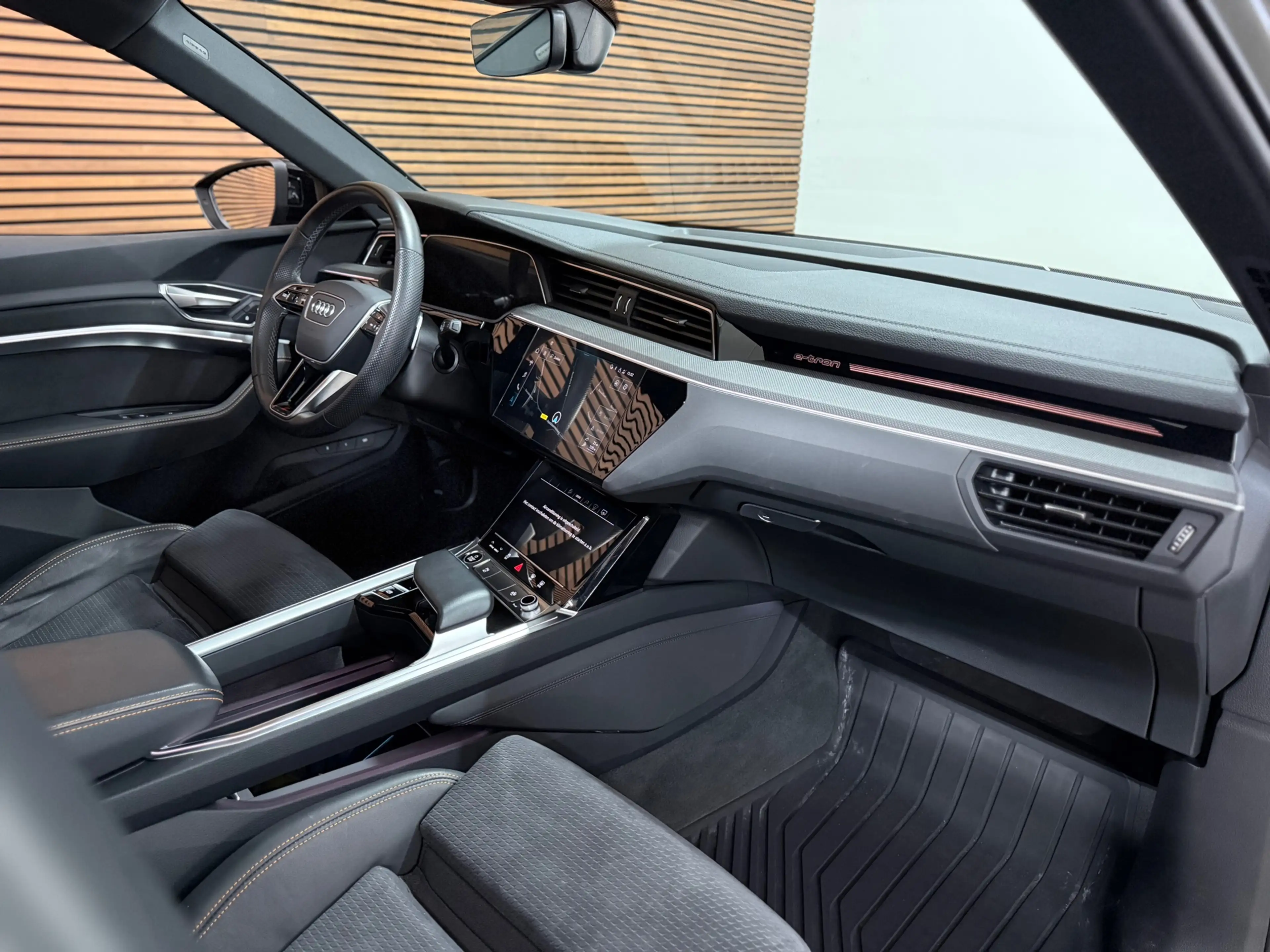 Audi e-tron 50 quattro S-line Black Edition | Pano| Matrix LED — photo 6