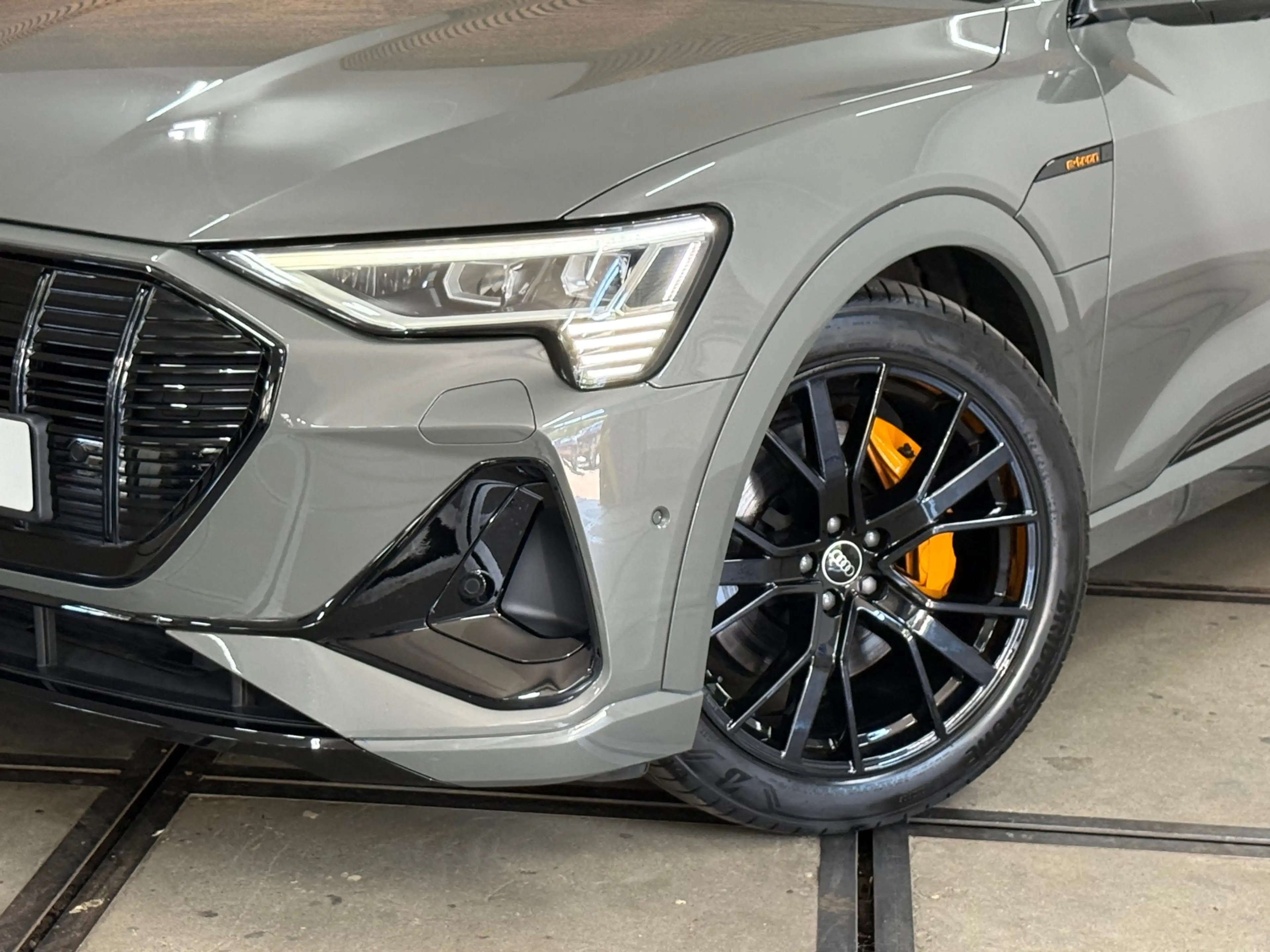 Audi e-tron 50 quattro S-line Black Edition | Pano| Matrix LED — photo 11