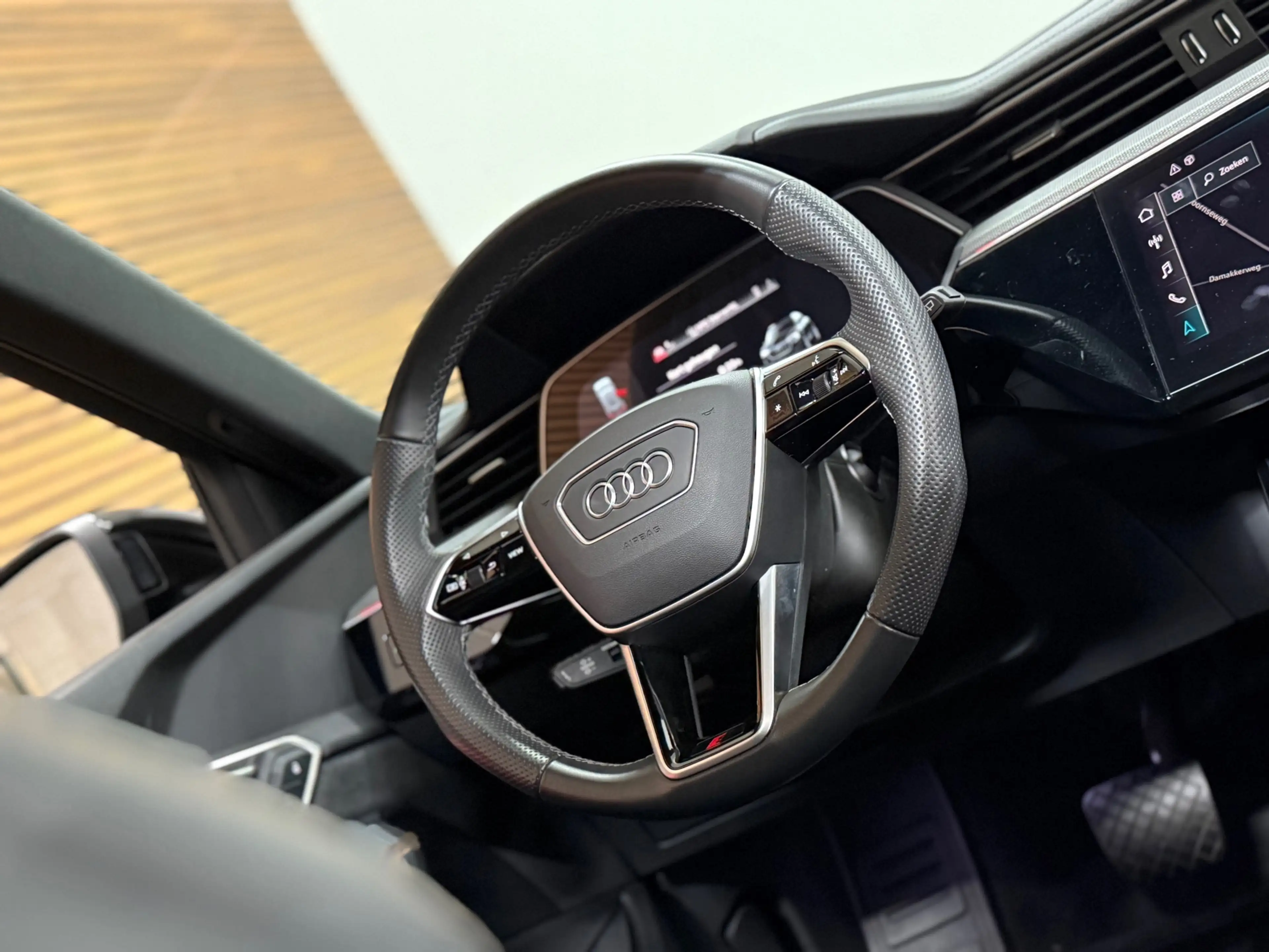 Audi e-tron 50 quattro S-line Black Edition | Pano| Matrix LED — photo 15