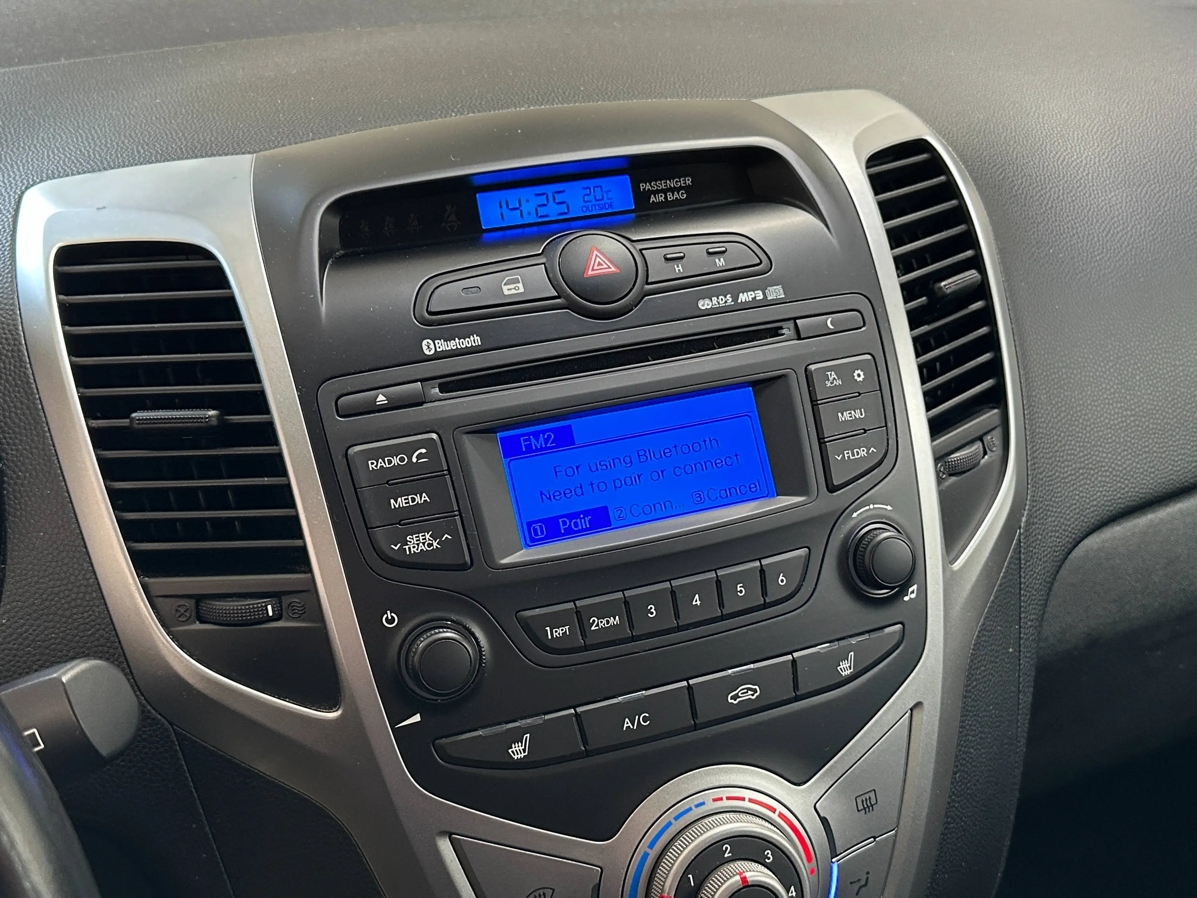Hyundai iX20 ix20 1.4 blue Passion Klima*Sitzheizung*AHK*PDC*2.Hand — photo 14