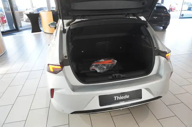 Opel Astra view 13