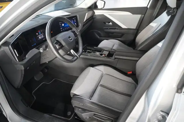 Opel Astra view 14