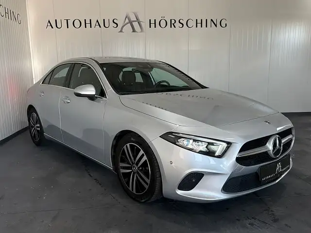 Mercedes-Benz A 180 d Limousine Aut.//SITZHEIZUNG//AMBIENTE