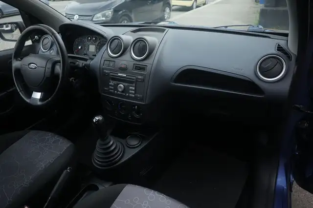 Ford Fiesta view 8