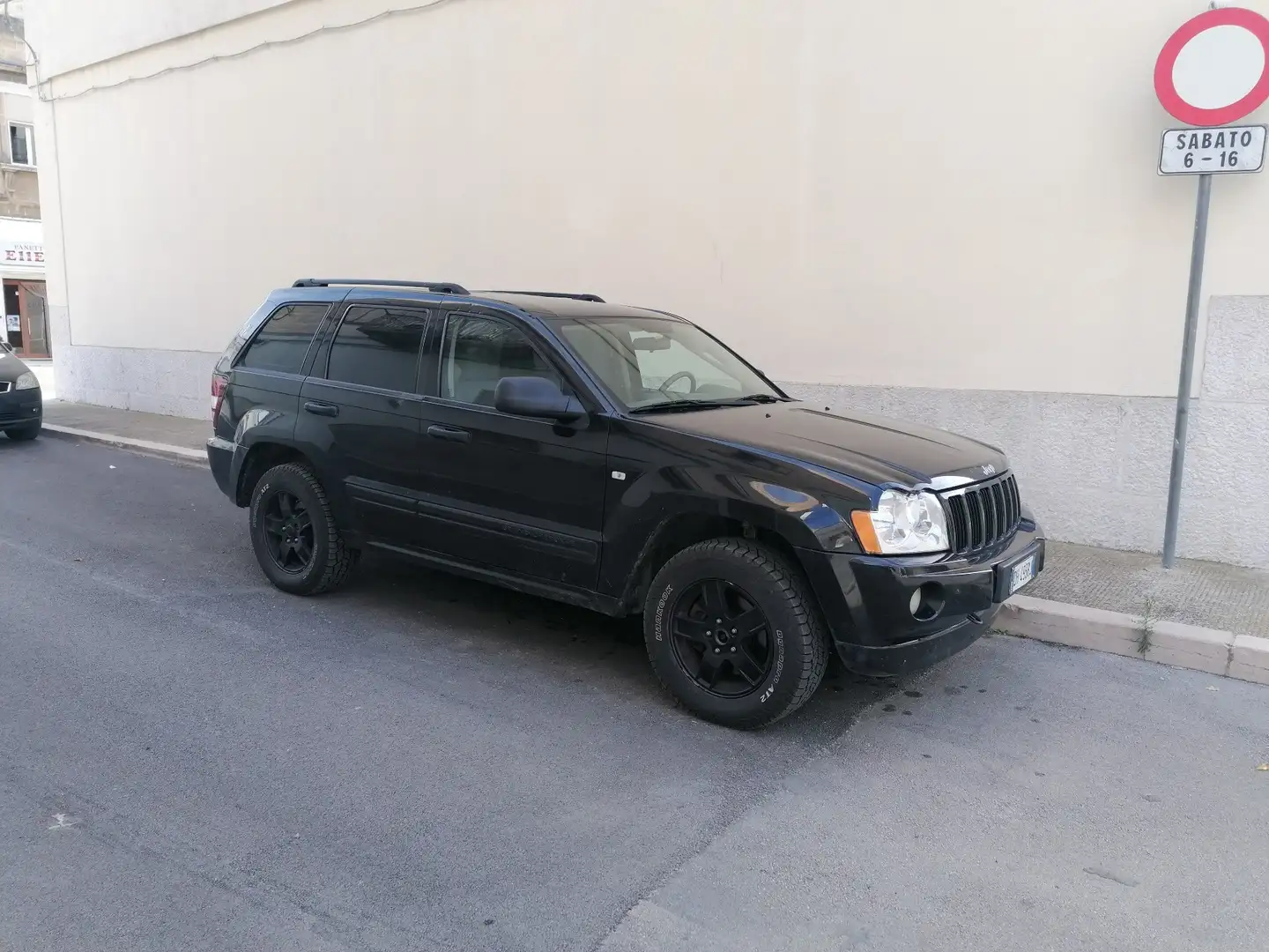 Jeep Grand Cherokee 3.0 CRD Automatik Laredo Schwarz - 1