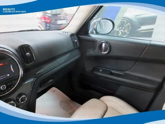 MINI Countryman view 10