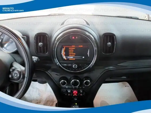 MINI Countryman view 6