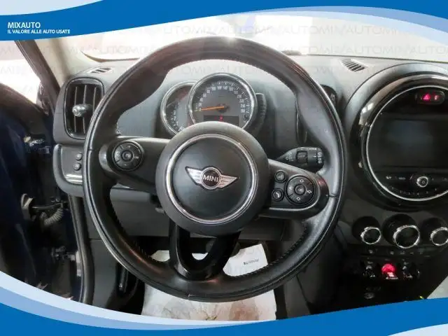 MINI Countryman view 4