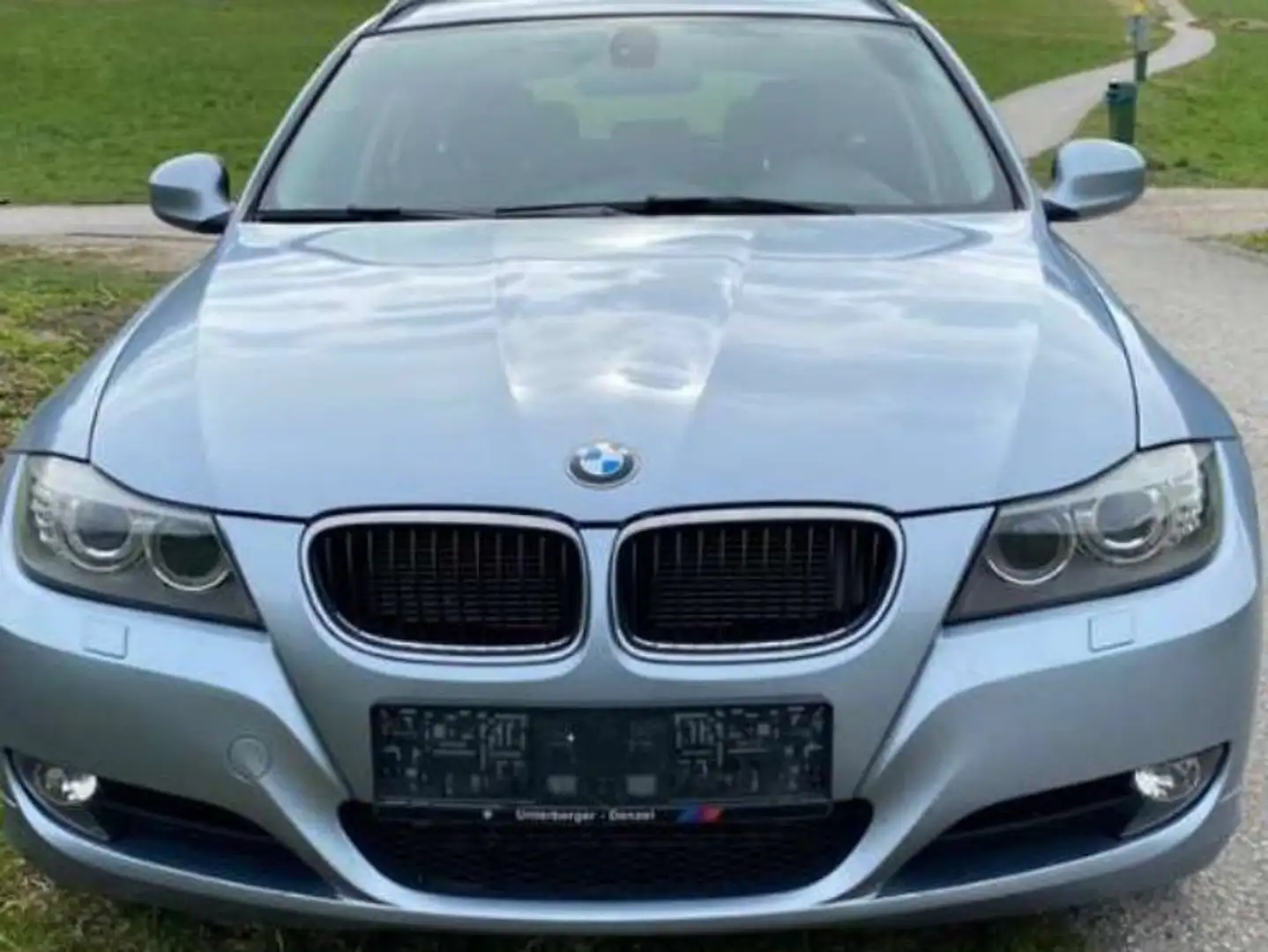 BMW 318 318d Touring Blau - 2