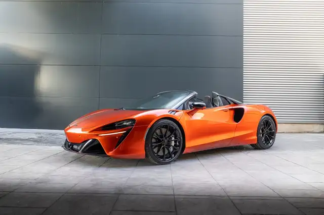 McLaren Artura Descapotable Automático de 2 Puertas