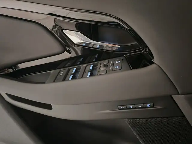 Land Rover Range Rover Evoque view 11