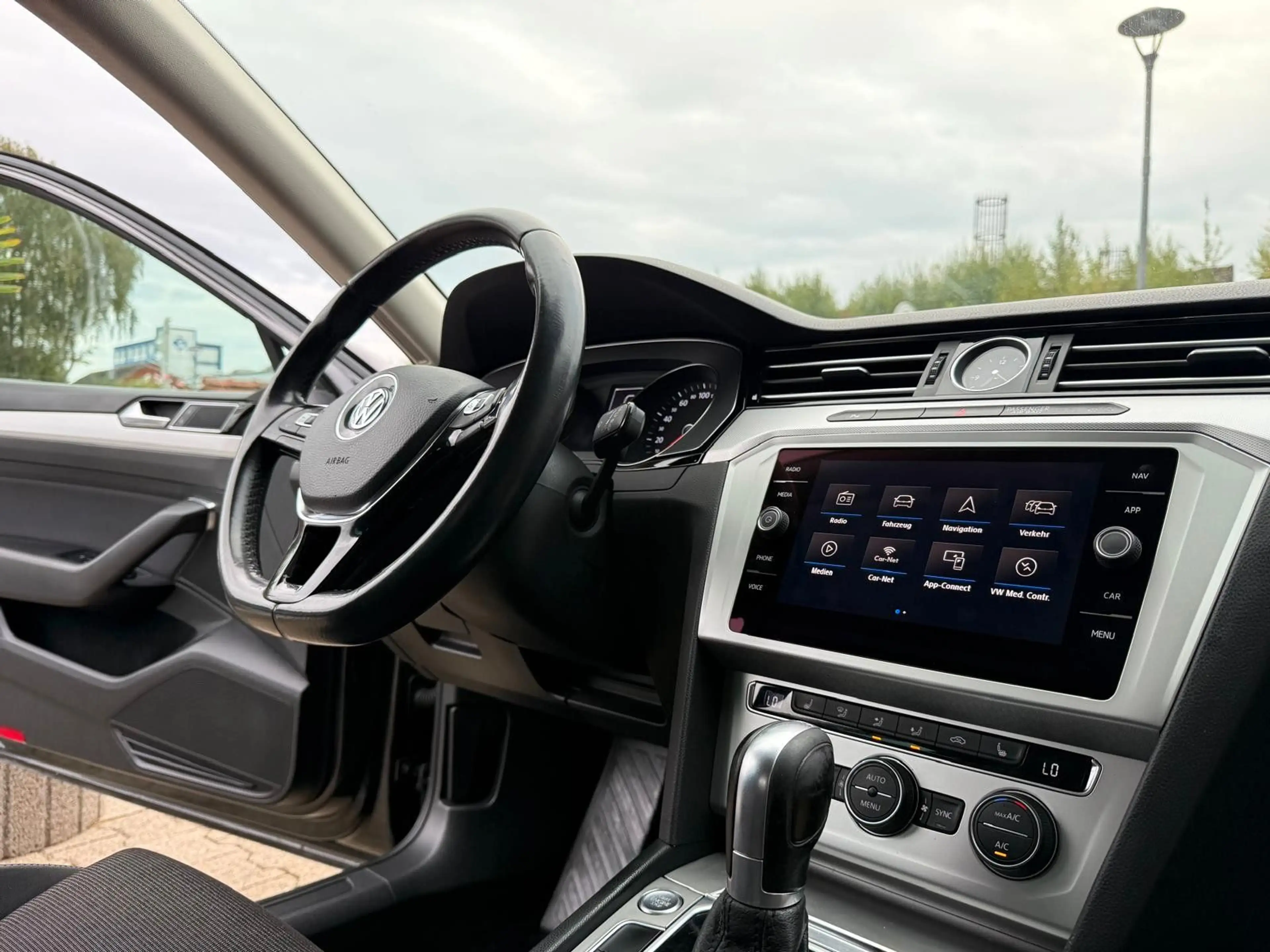 Volkswagen Passat Variant Comfortline BMT/Start-Stopp *LED* — photo 8