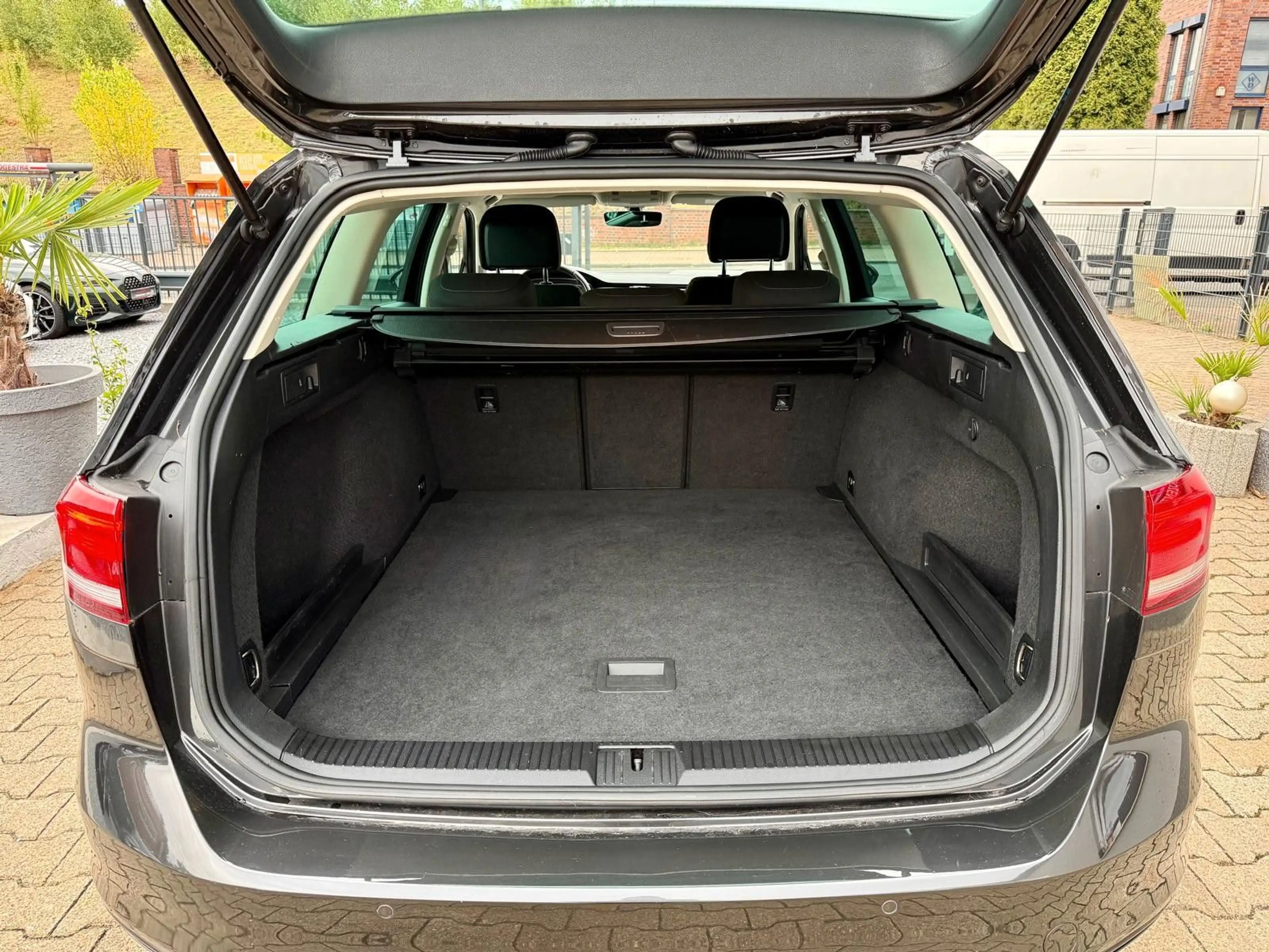 Volkswagen Passat Variant Comfortline BMT/Start-Stopp *LED* — photo 11