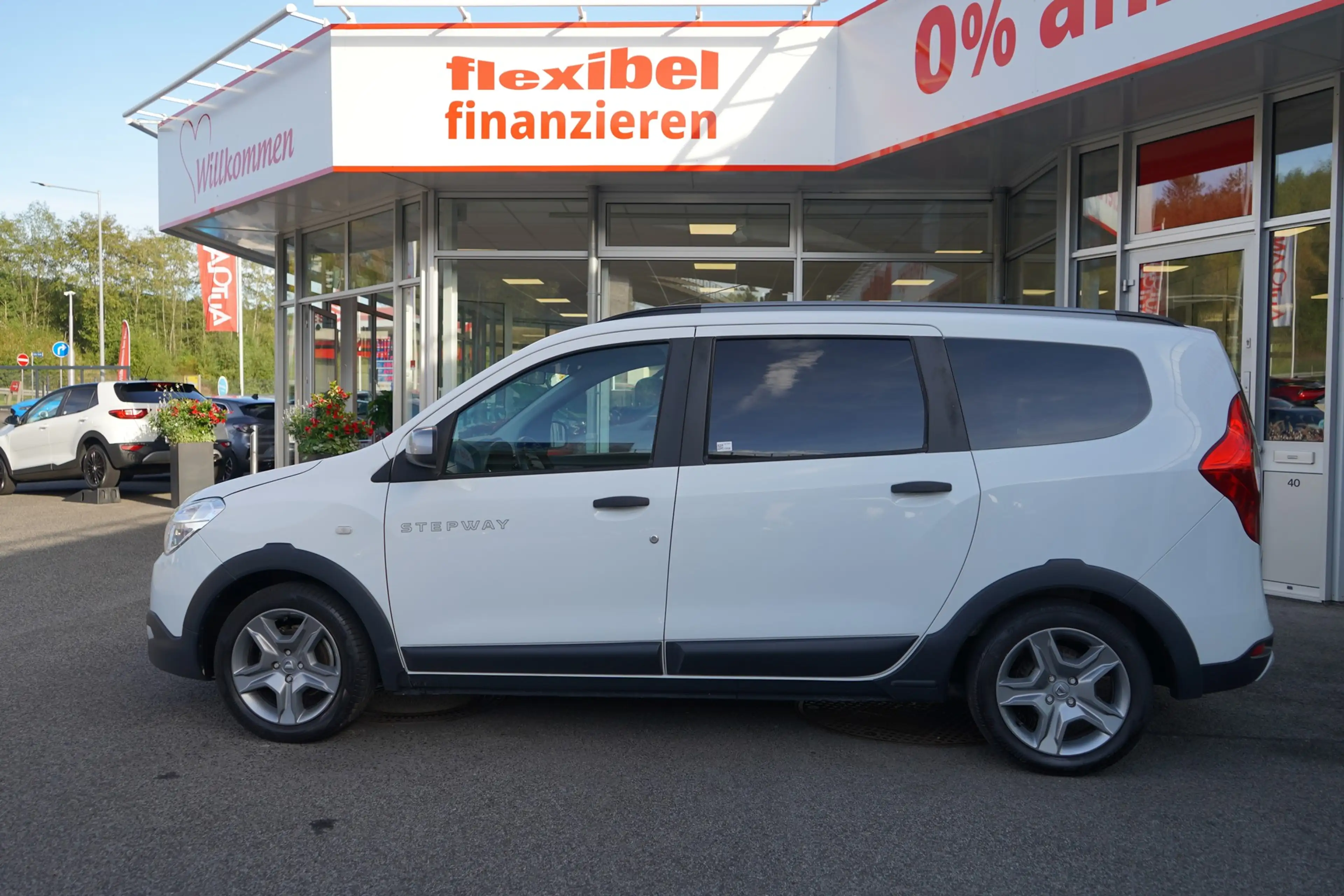 Dacia Lodgy 1.6 SCe Navi Kamera Klima Sitzheizung PDC — photo 6