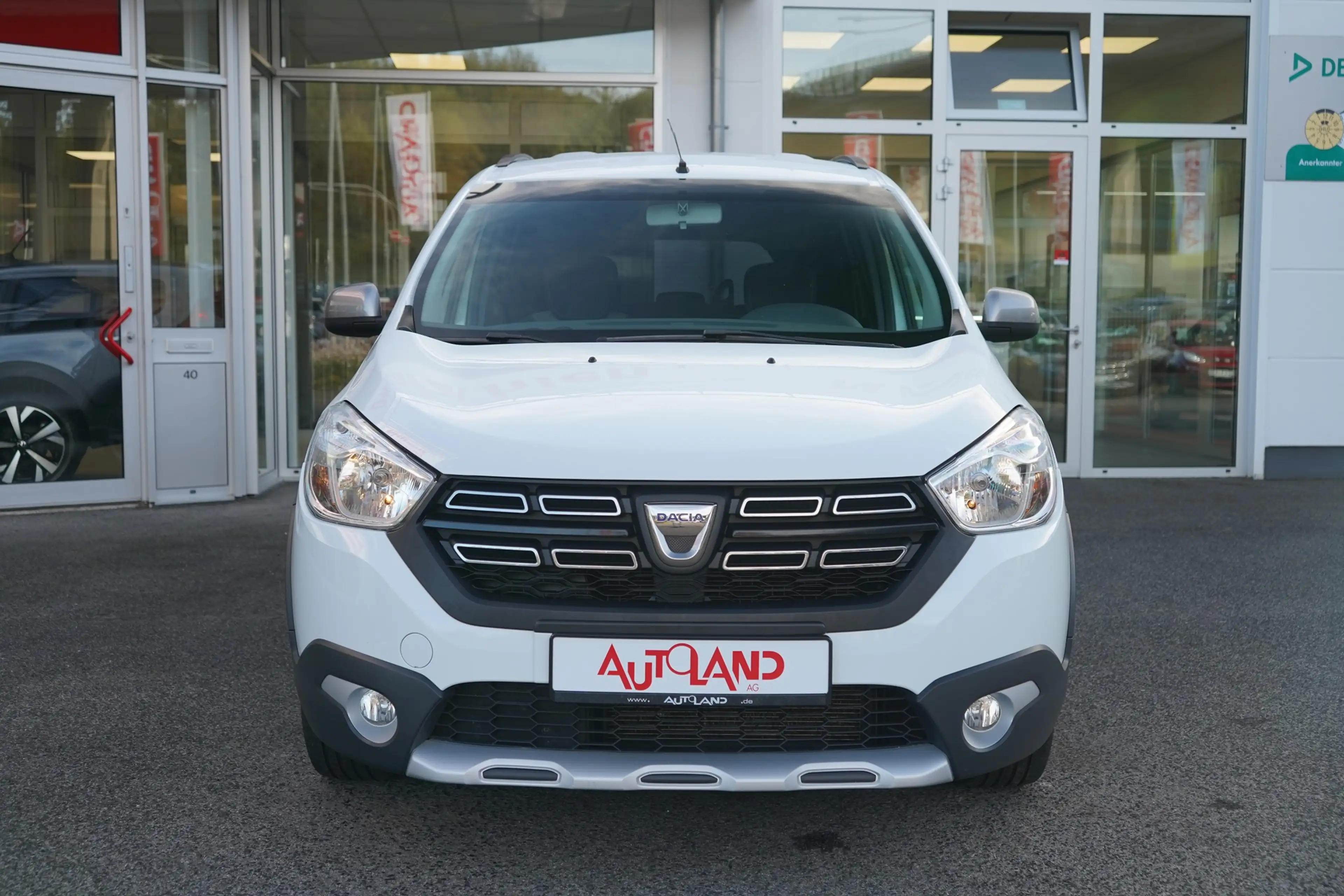 Dacia Lodgy 1.6 SCe Navi Kamera Klima Sitzheizung PDC — photo 3