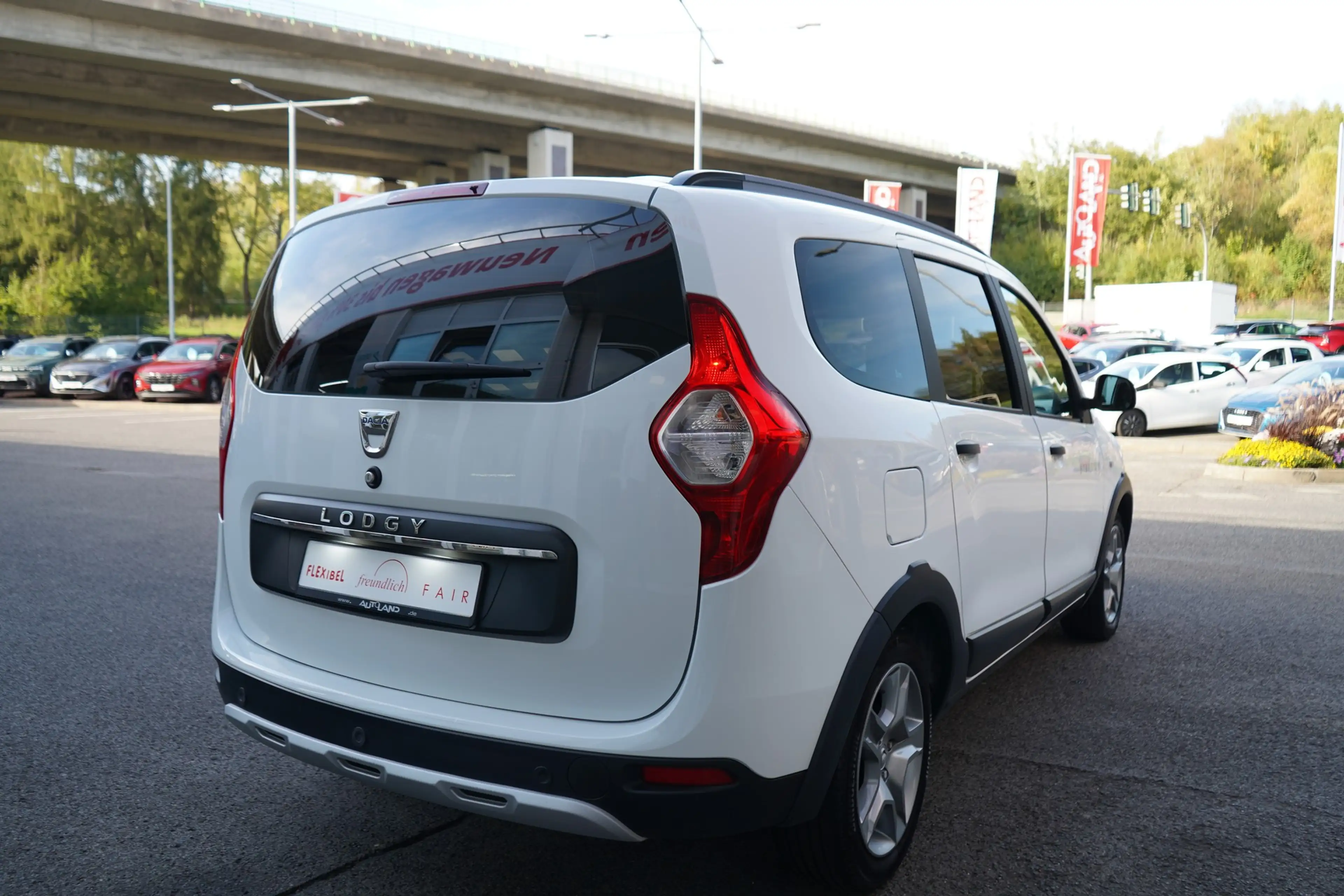 Dacia Lodgy 1.6 SCe Navi Kamera Klima Sitzheizung PDC — photo 9