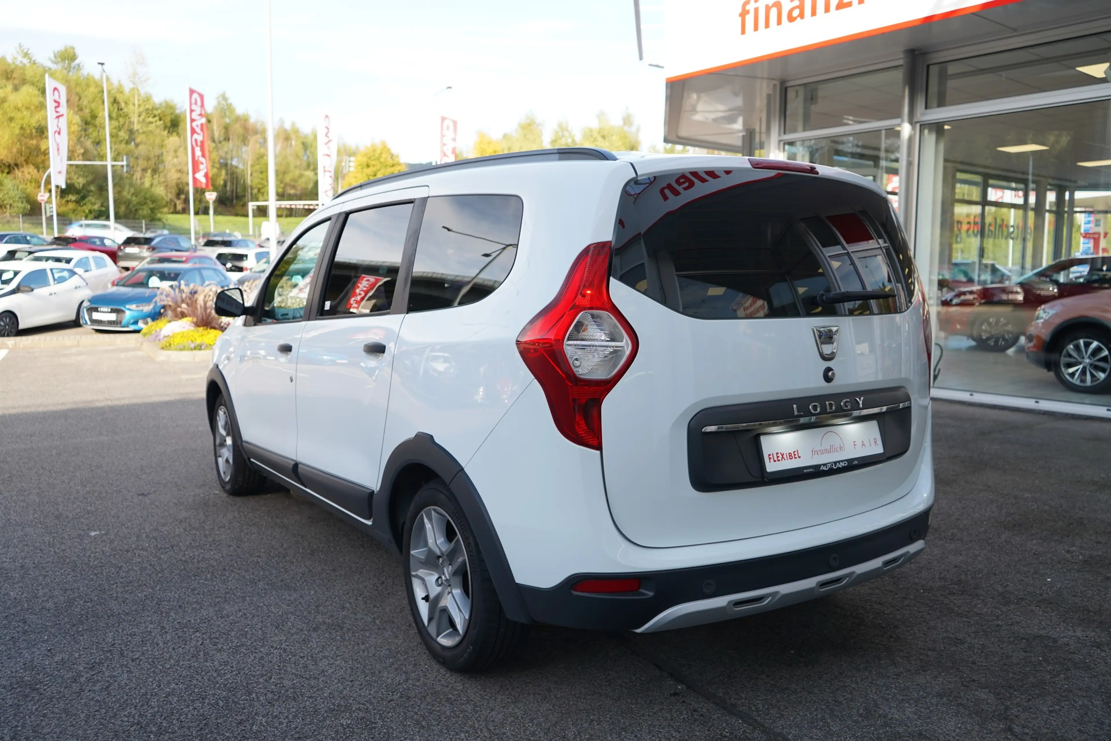 Dacia Lodgy 1.6 SCe Navi Kamera Klima Sitzheizung PDC — photo 7