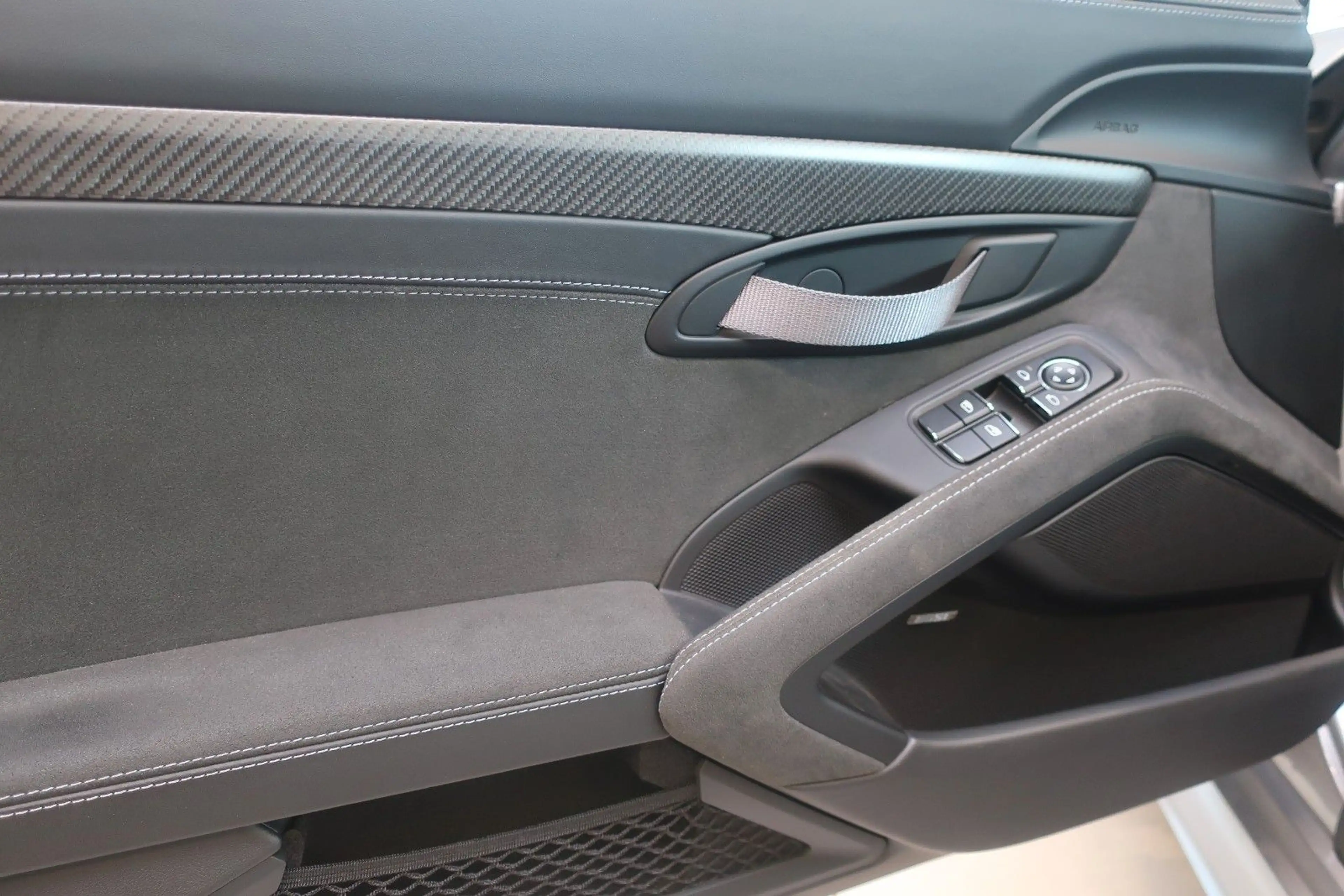 Porsche Boxster 718 Spyder RS — photo 15