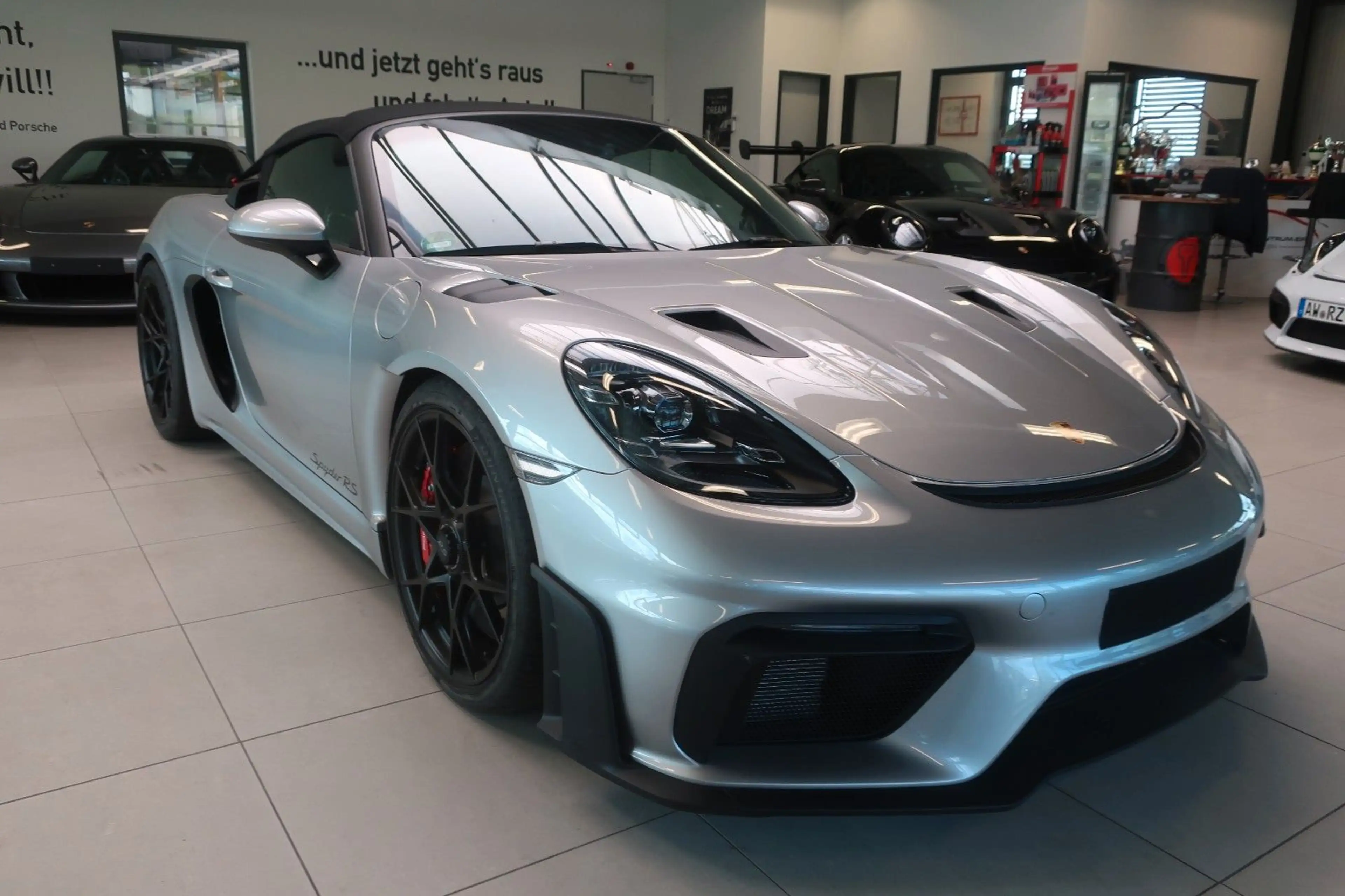 Porsche Boxster 718 Spyder RS — photo 14