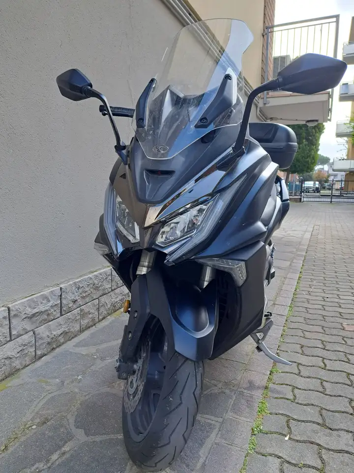 Kymco AK 550