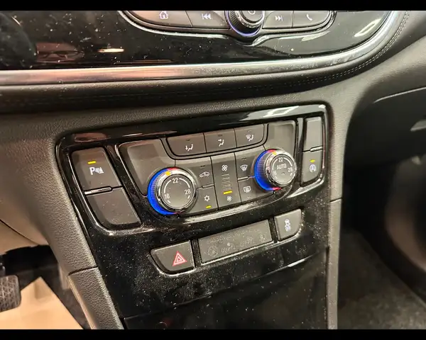 Opel Mokka X view 12