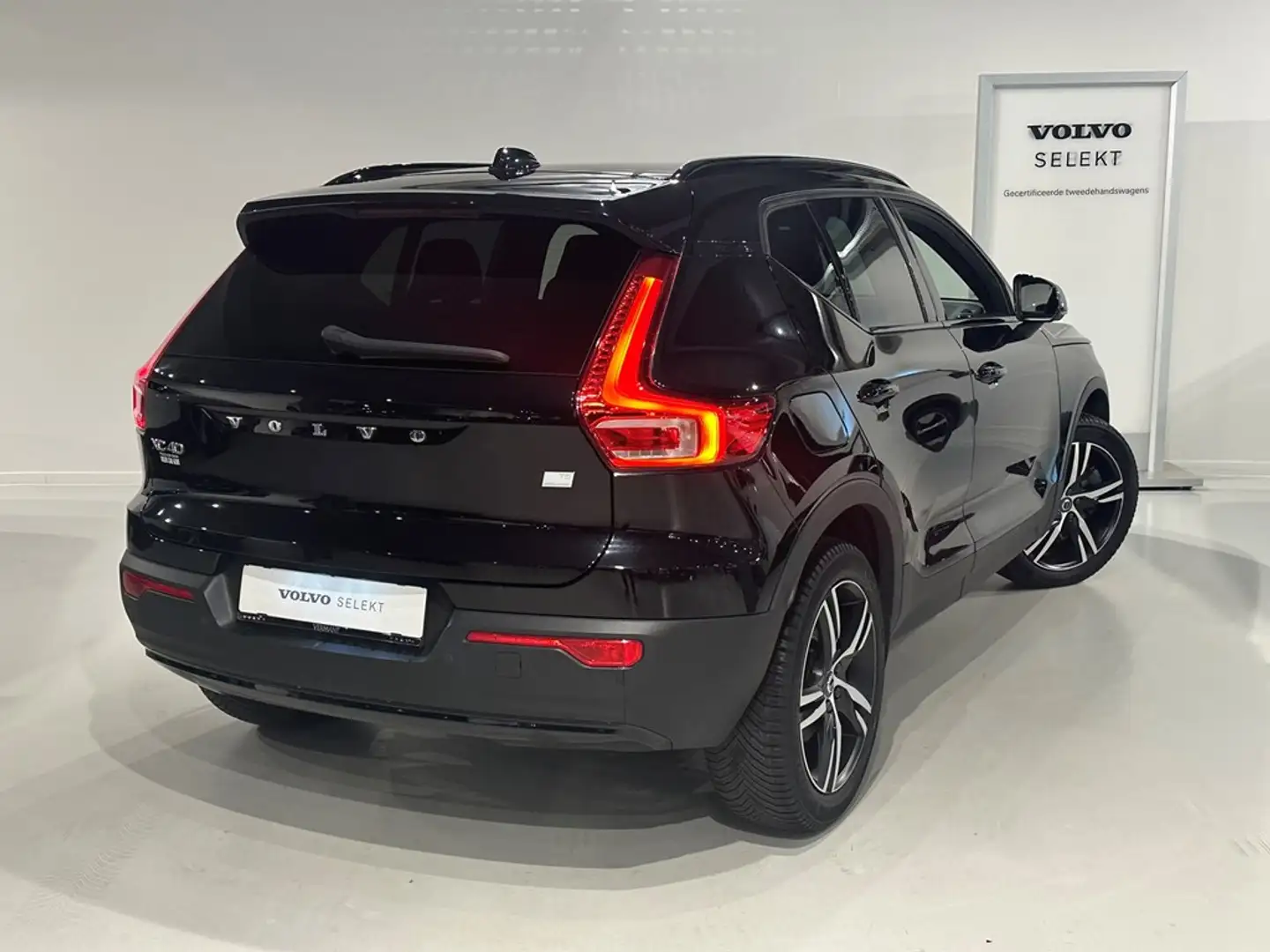 Volvo XC40 T5  Recharge R Design Černá - 2