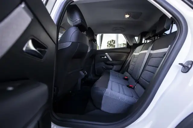 Citroen E-C4 view 10