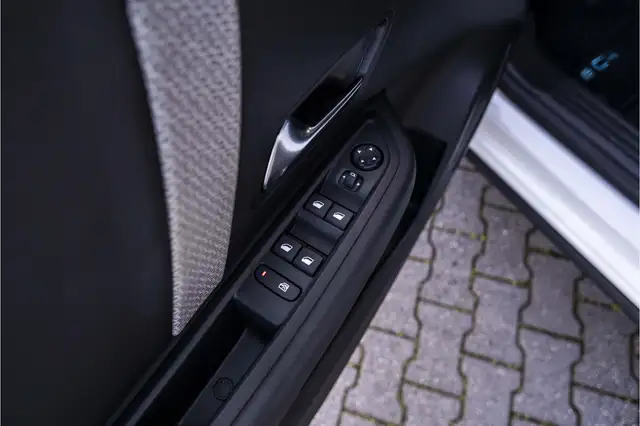 Citroen E-C4 view 20