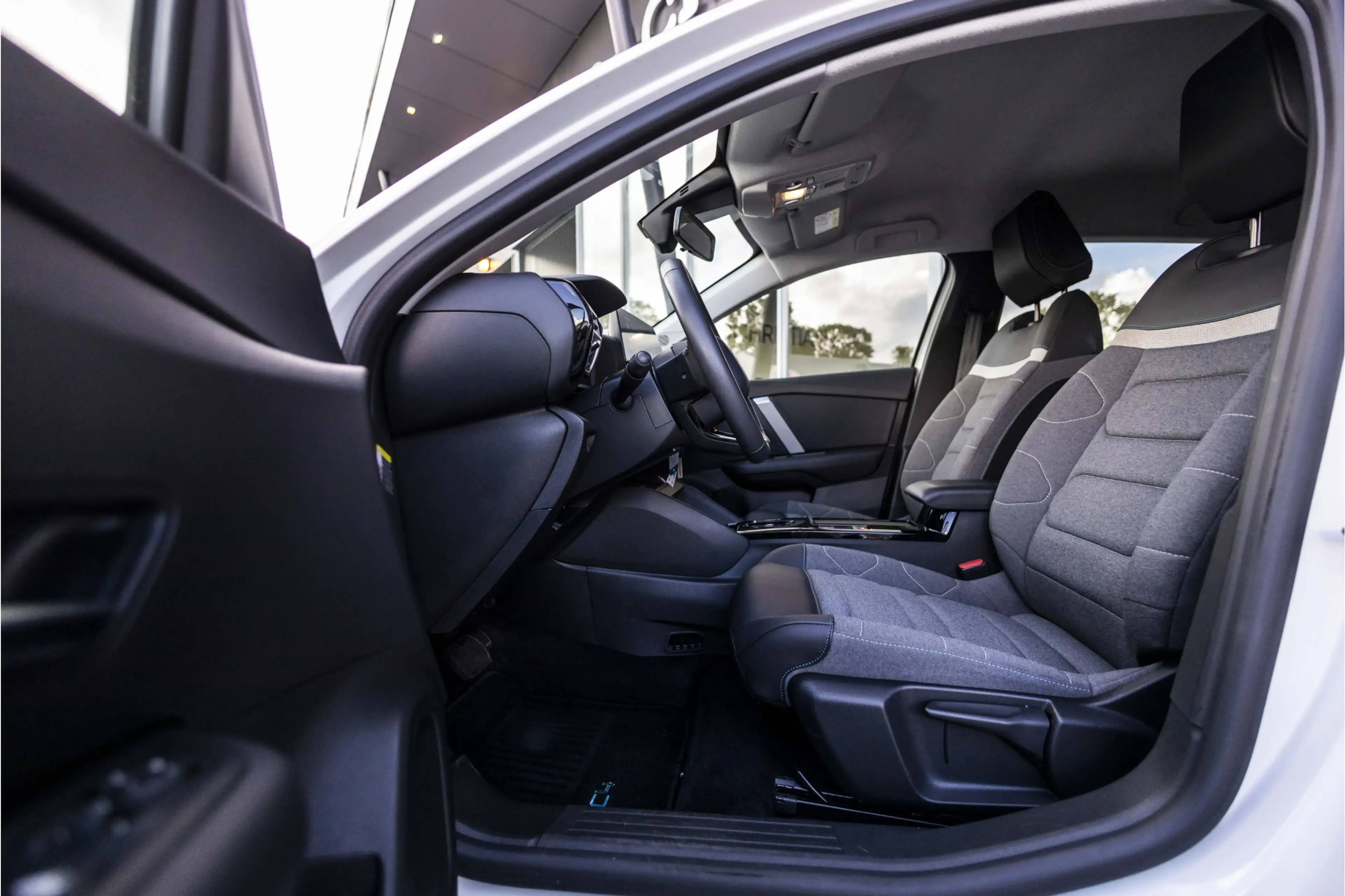 Citroen E-C4 Electric You 50 kWh | Camera | NL auto | LED — photo 9