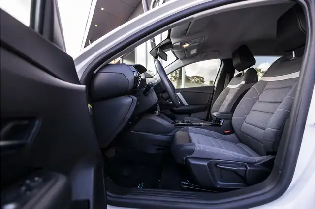 Citroen E-C4 view 9