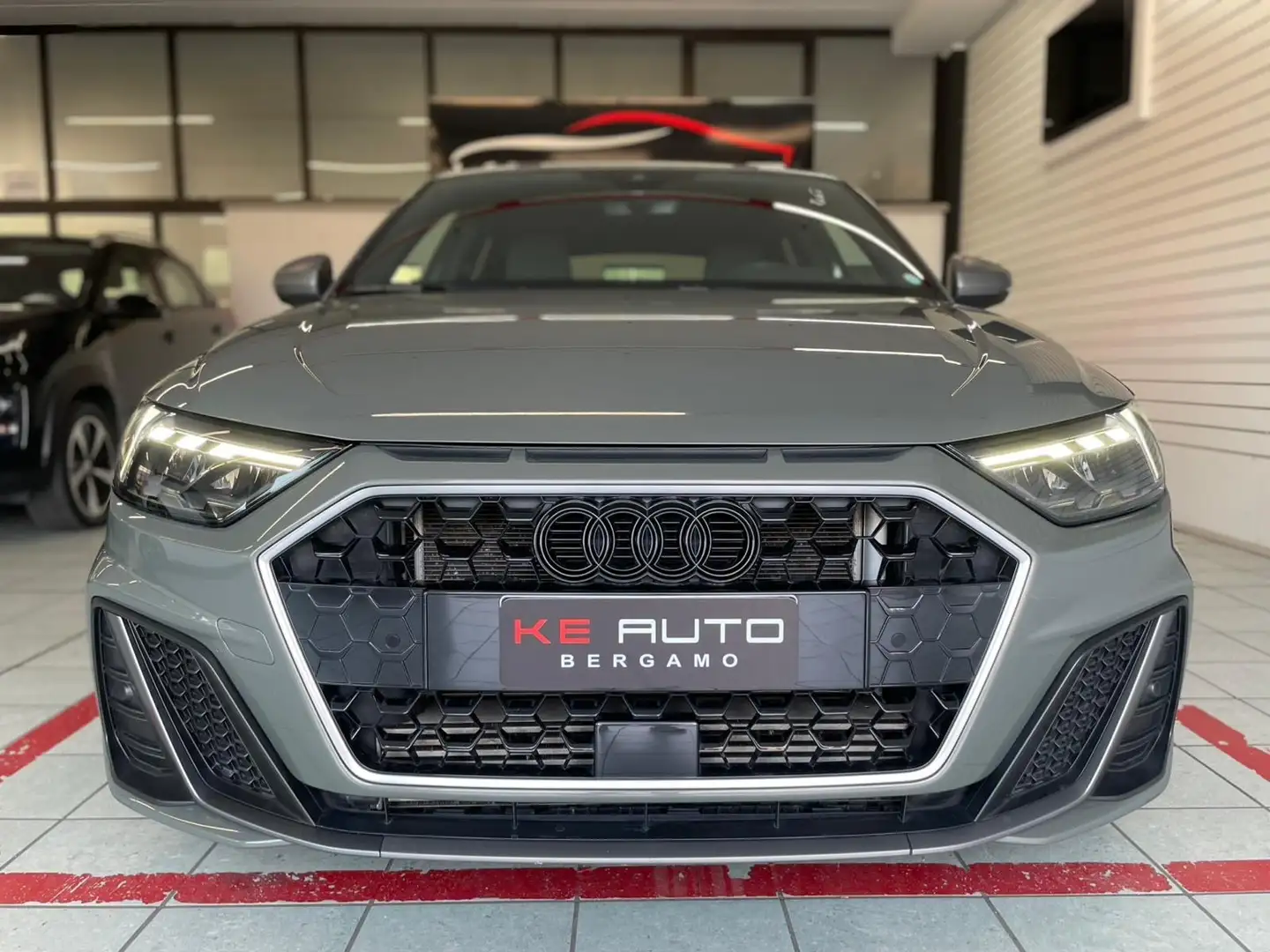 Audi A1 Sbk 40 2.0 tfsi IdentityBlack s-tronic  200cv my20 Grigio - 2