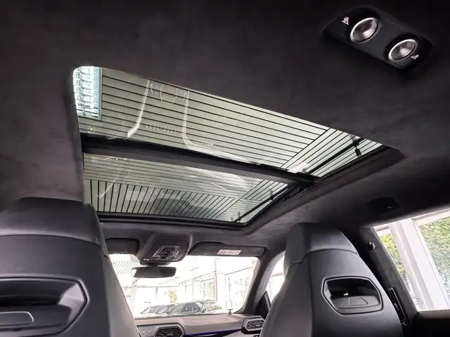 Lamborghini Urus view 22